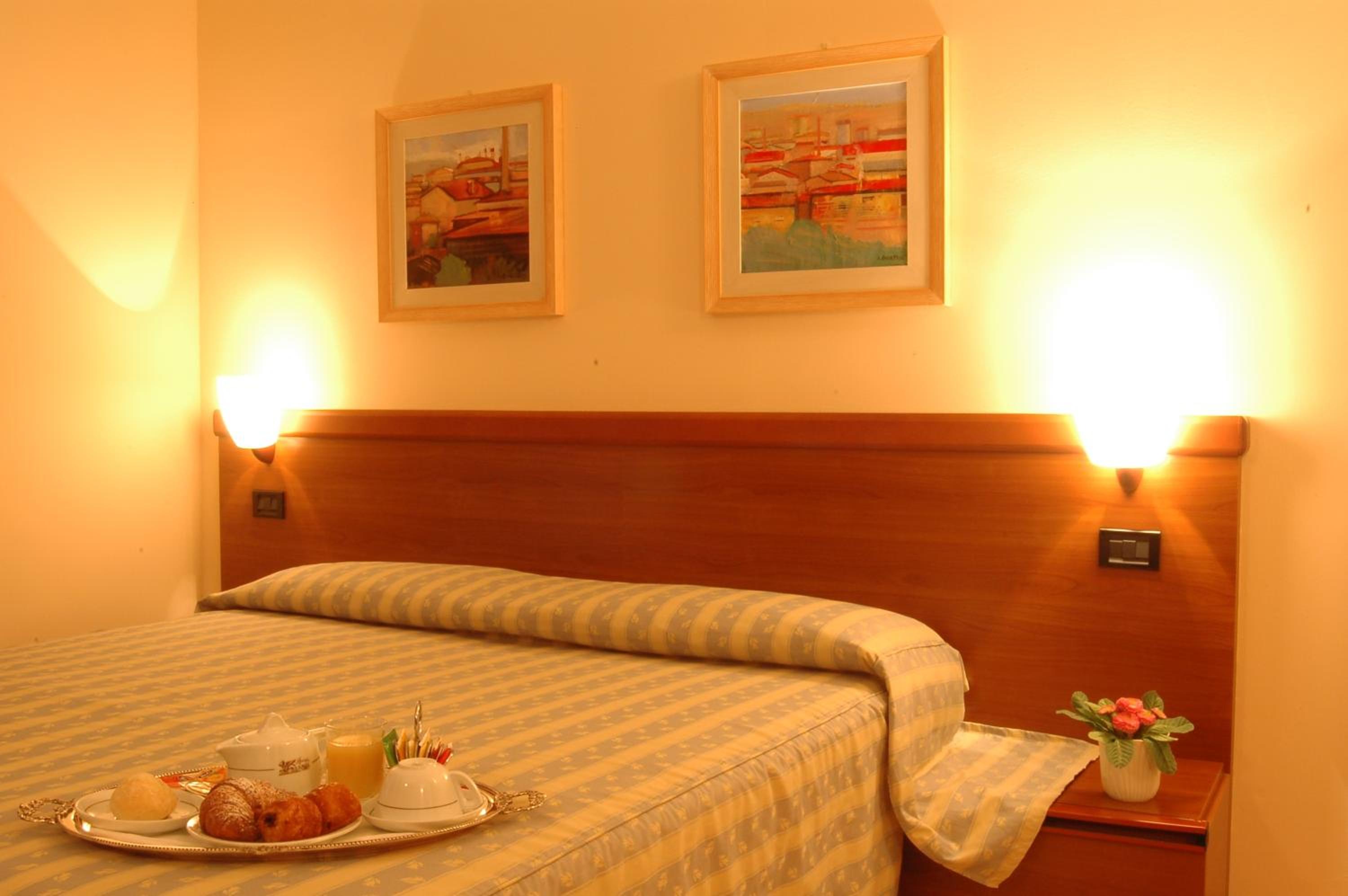 Double Room - Photo 2