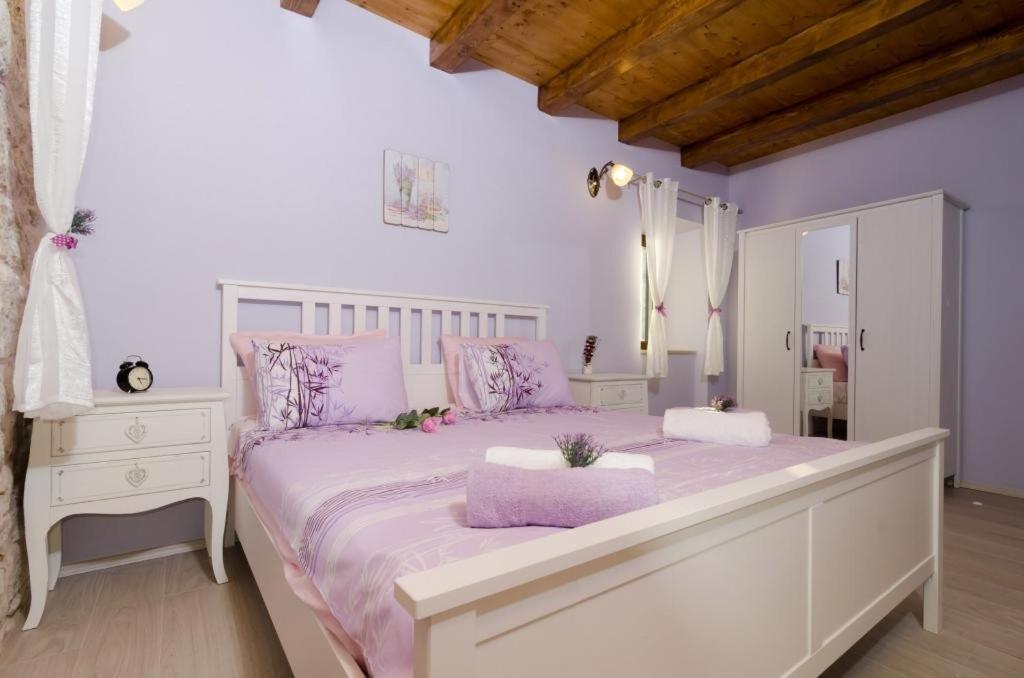 Four-Bedroom Villa with Terrace photo 1