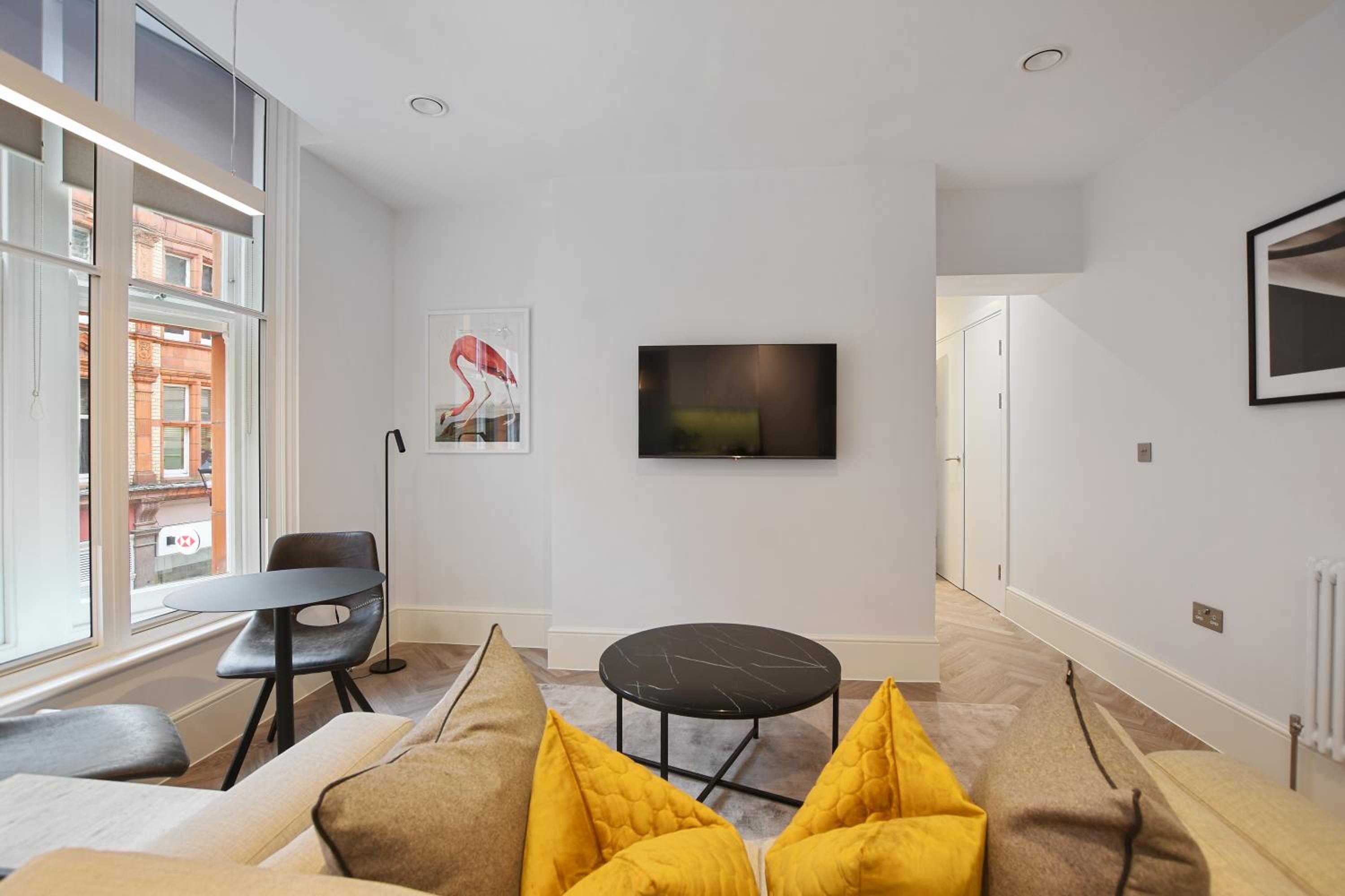 One-Bedroom Apartment - Photo 2