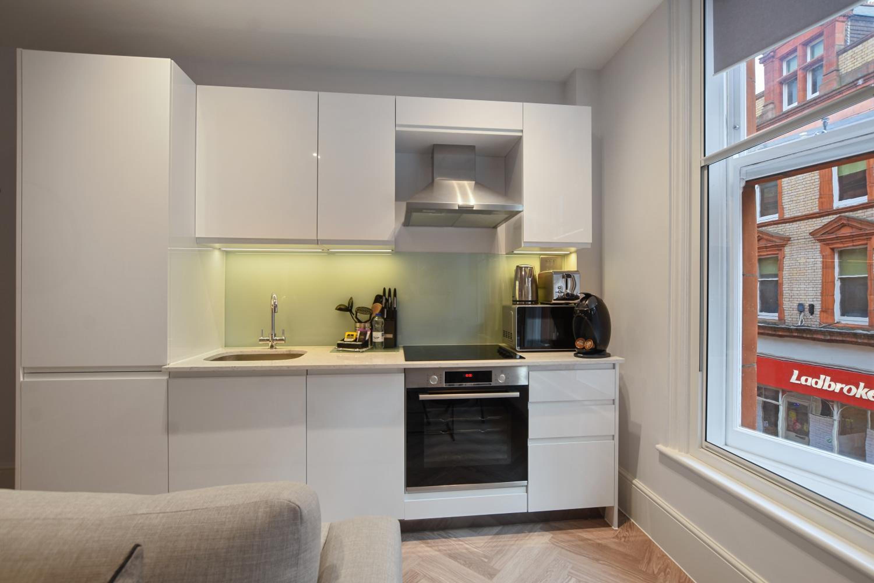 One-Bedroom Apartment - Photo 6