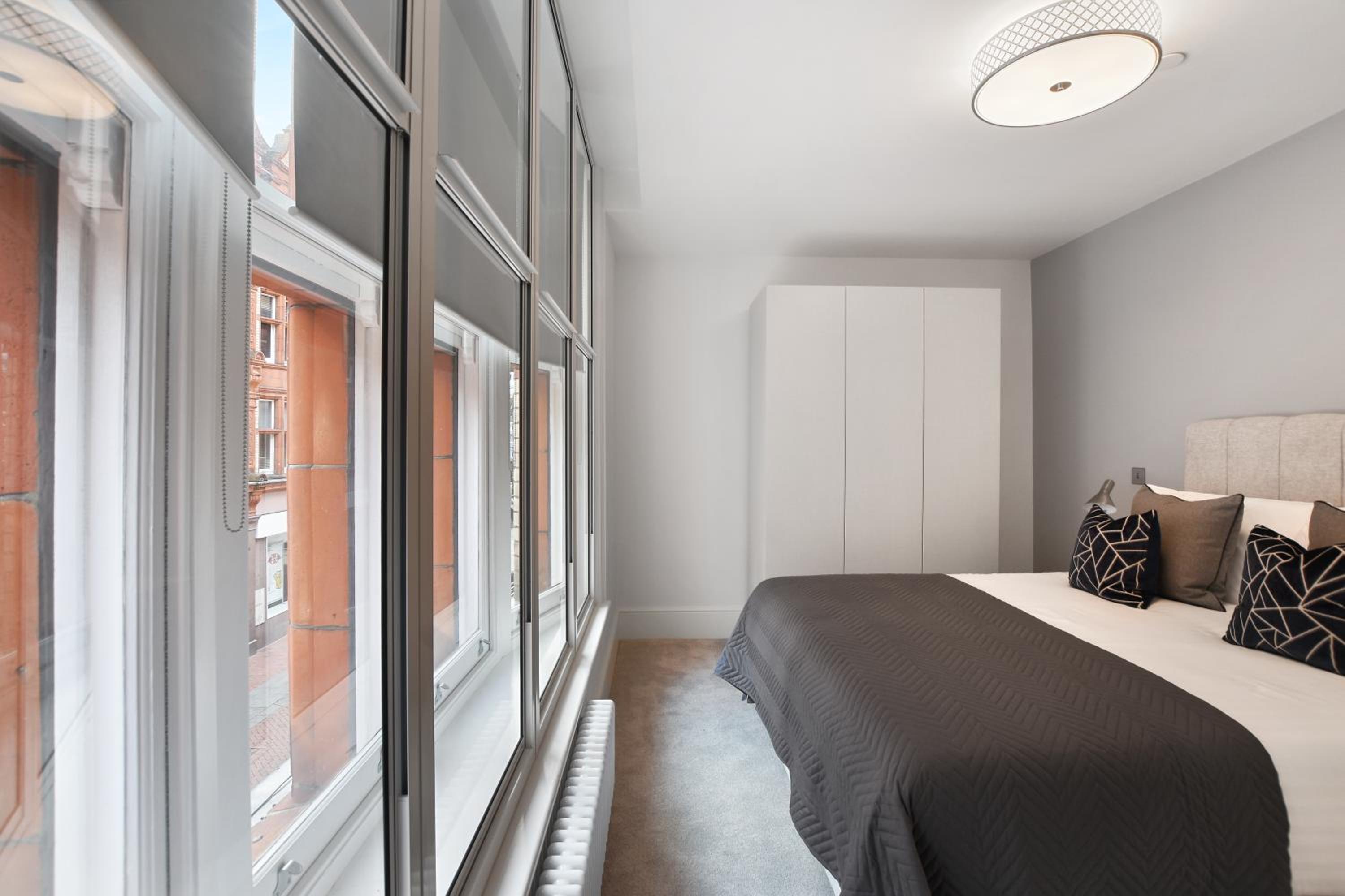 One-Bedroom Apartment - Photo 7