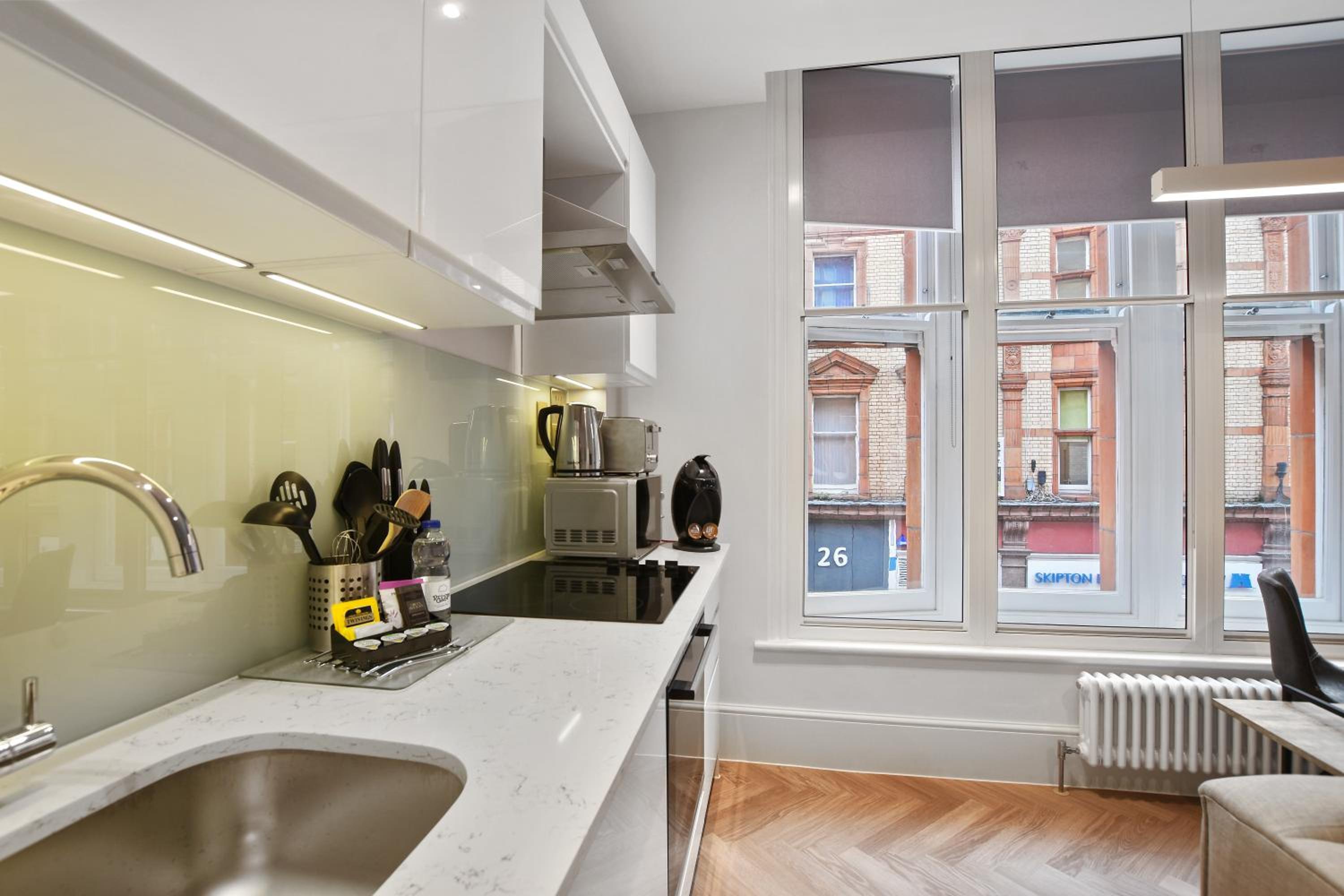 One-Bedroom Apartment - Photo 3