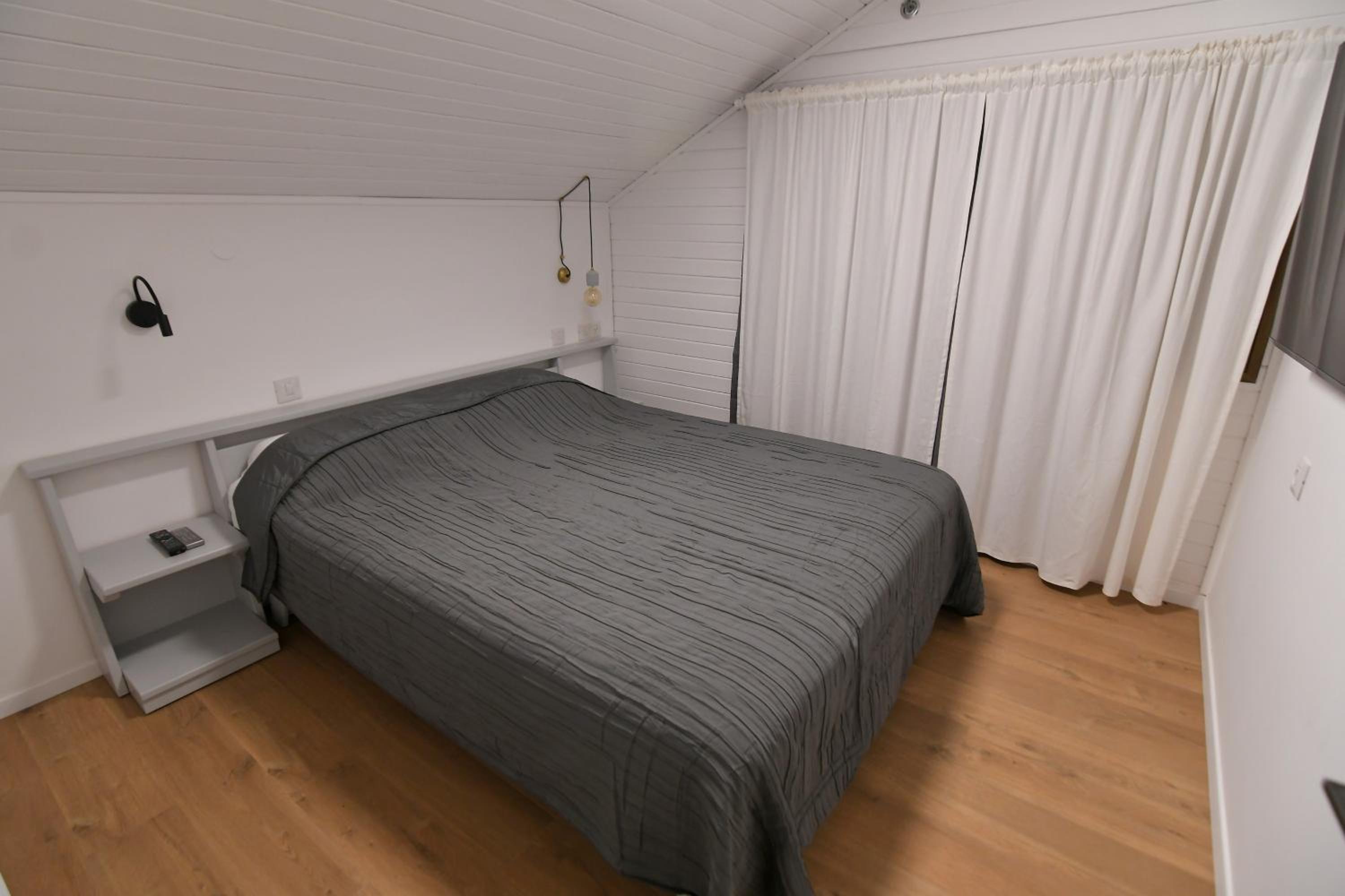 Two-Bedroom Suite - Attic photo 2