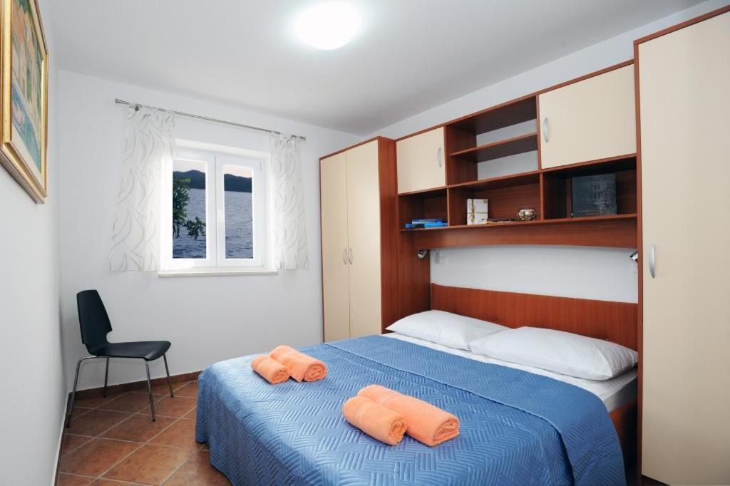 One Bedroom Apartment with Terrace and Sea View
