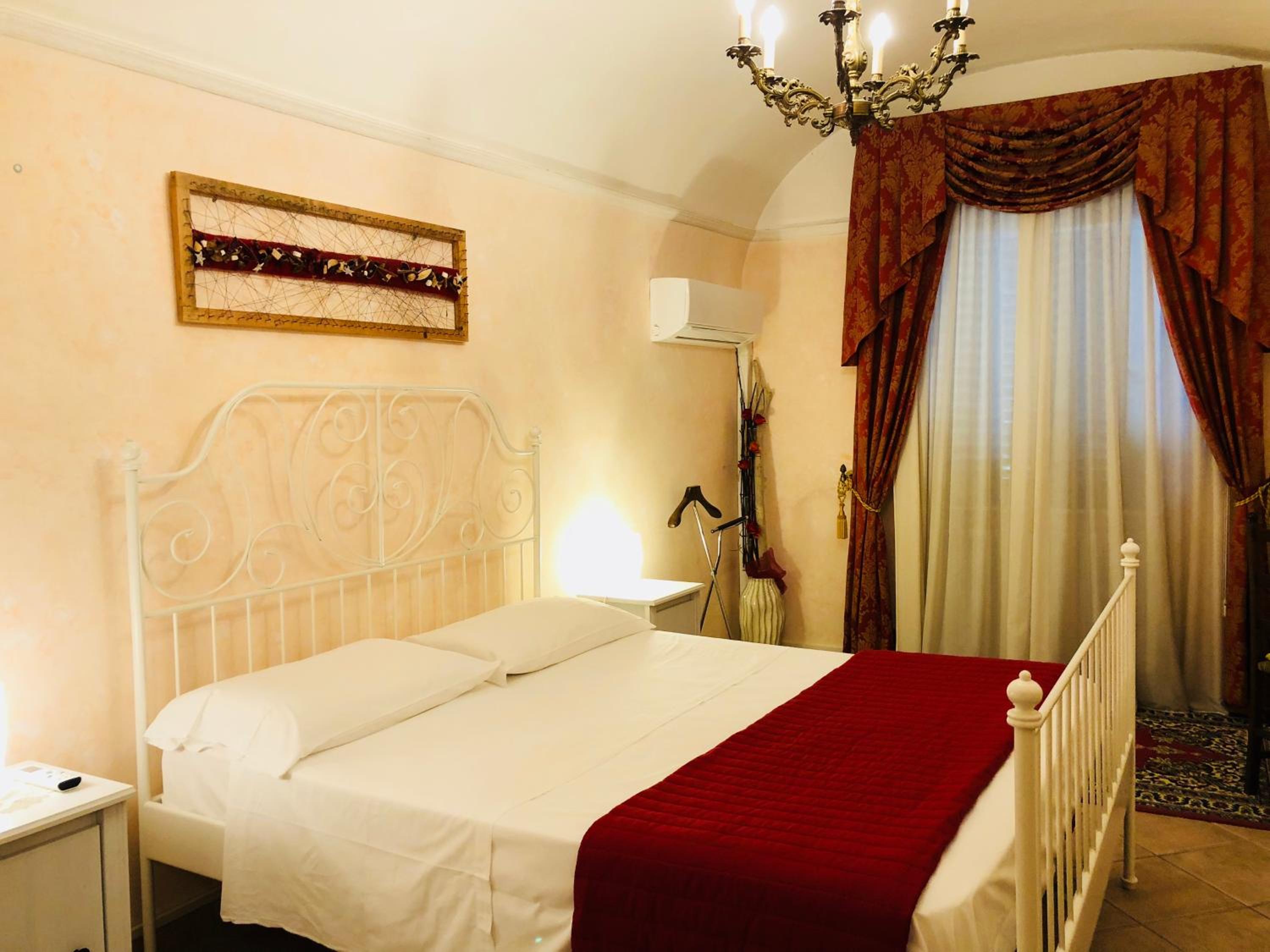 Double Room with Private External Bathroom photo 1