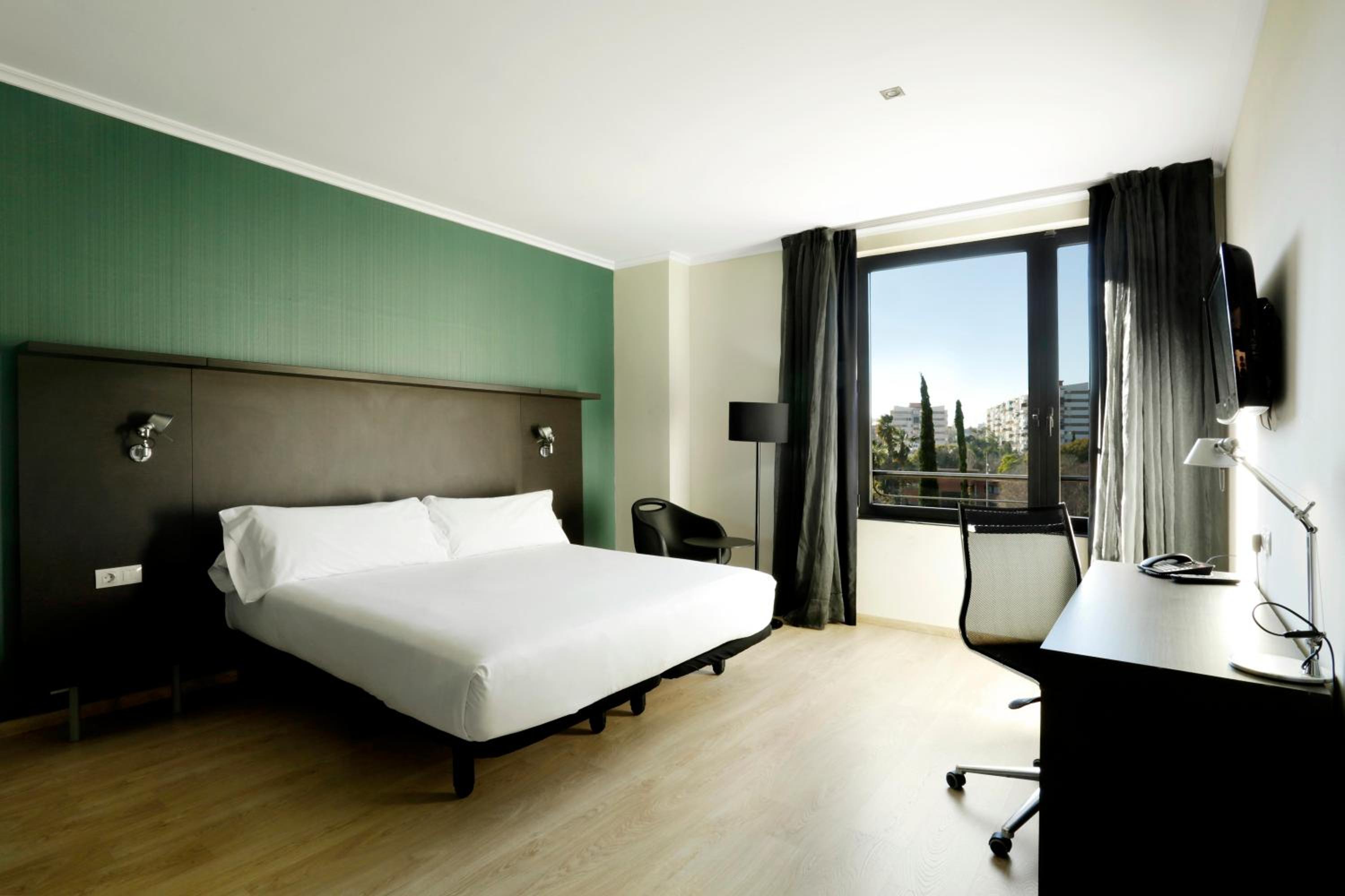 Superior Twin Room with Extra Bed photo 2