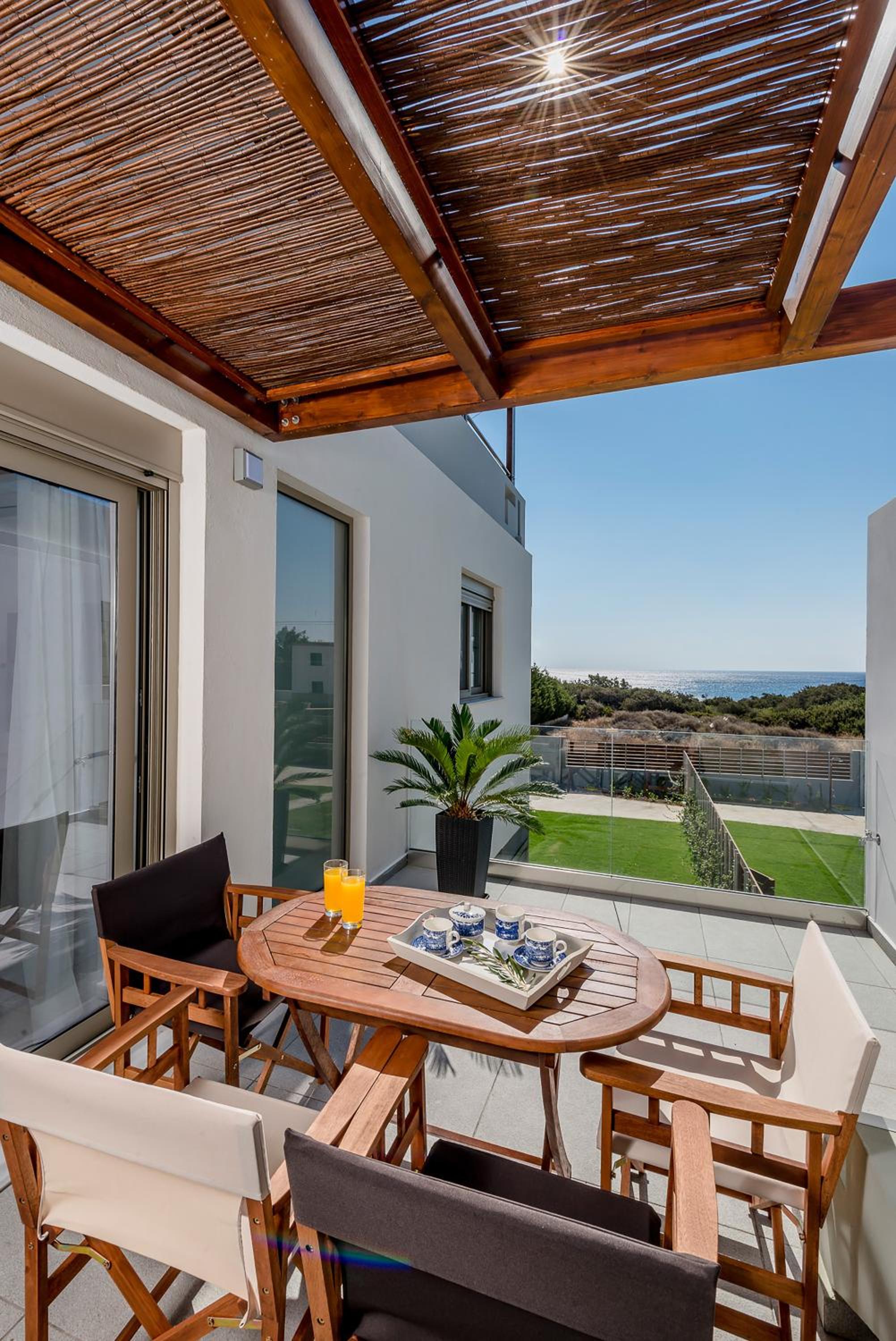 Four-Bedroom Villa with Private Pool photo 3