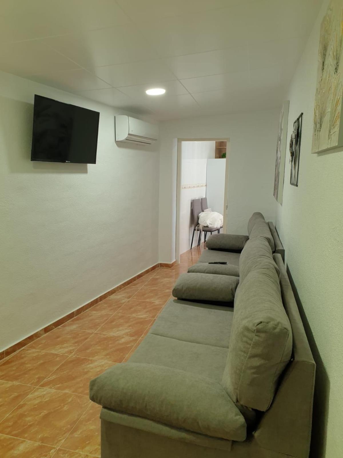 Four-Bedroom House photo 3