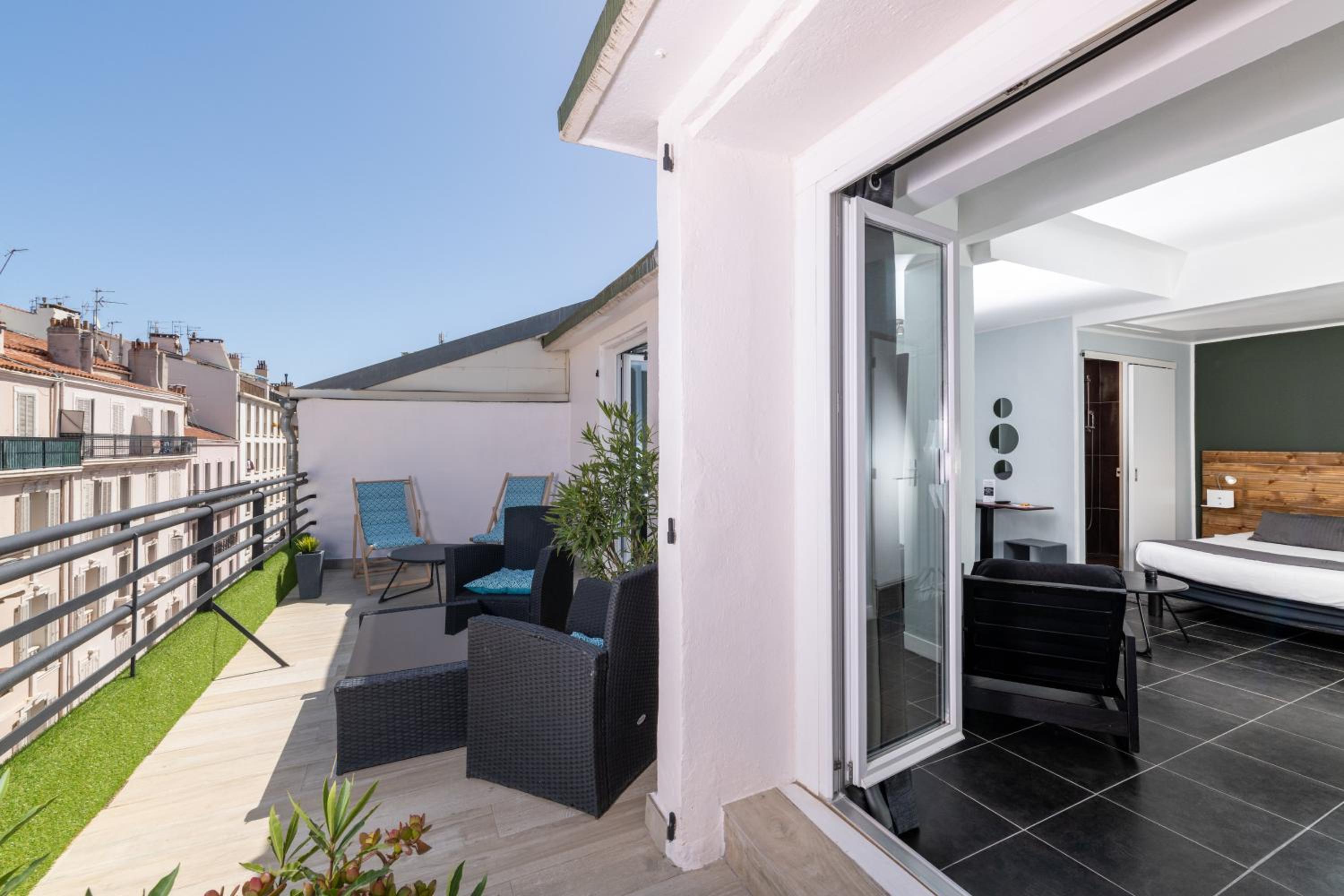 Double Room with Terrace - Photo 8