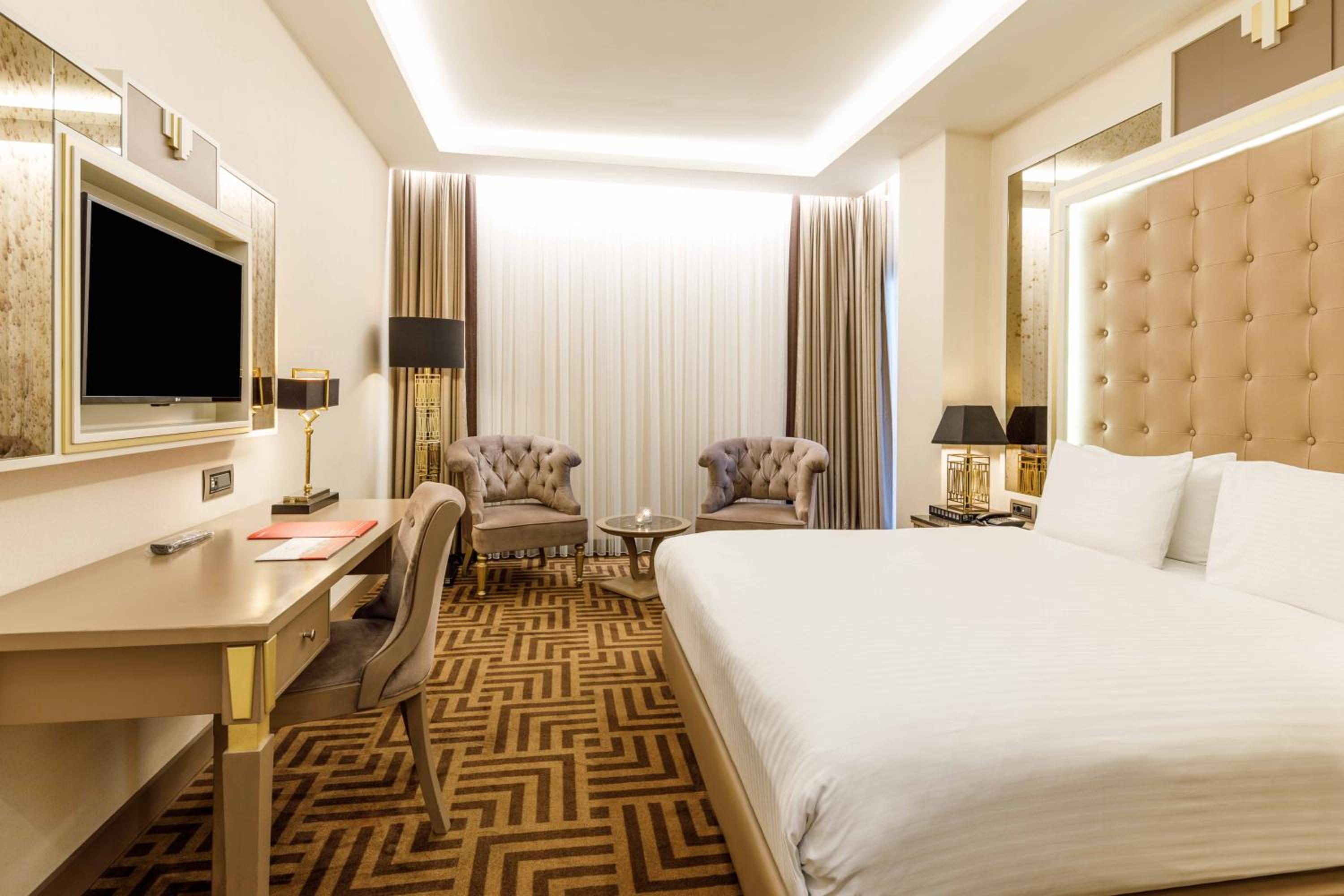 Economic Room with King Bed photo 1