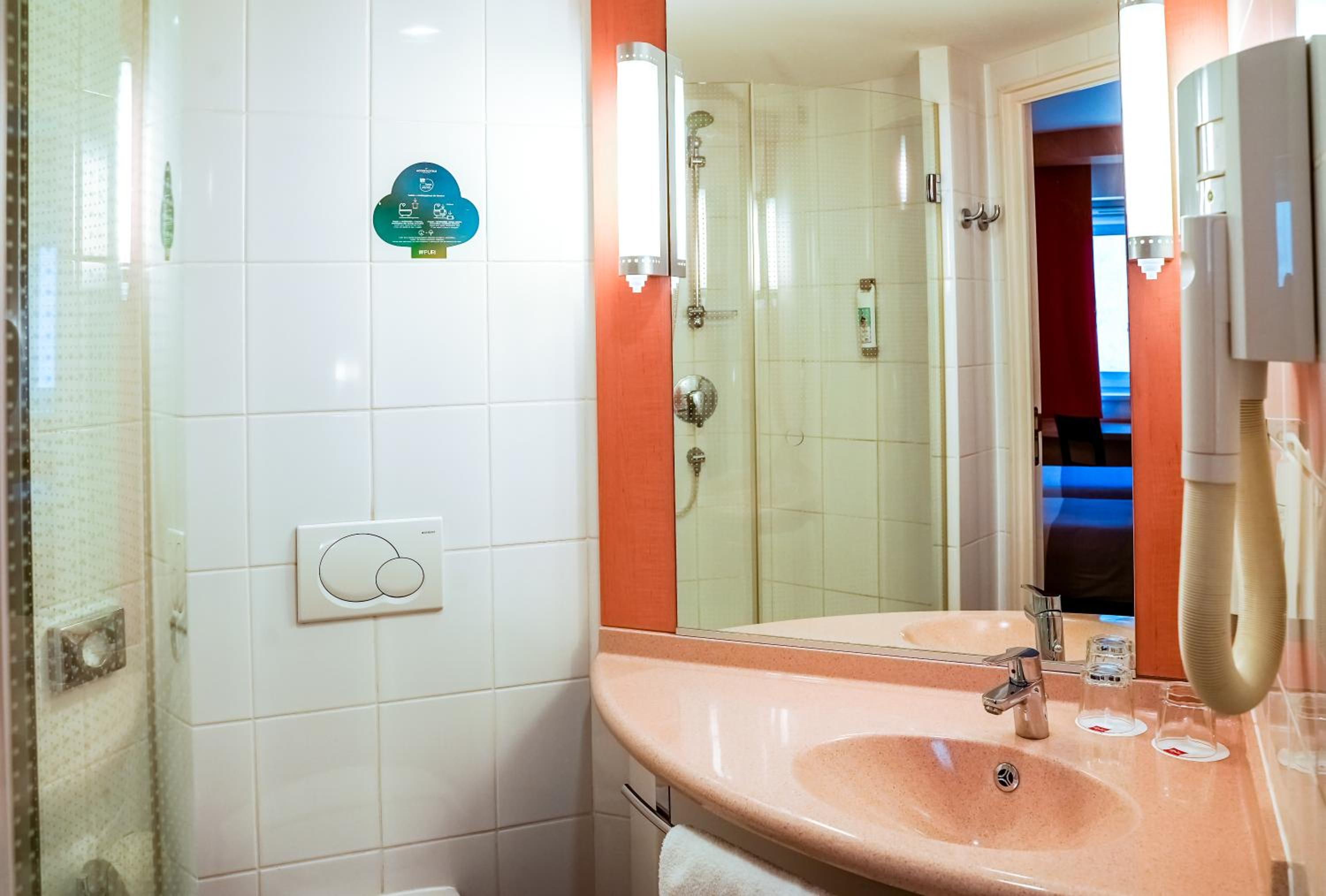 Room with 2 Single Beds photo 2