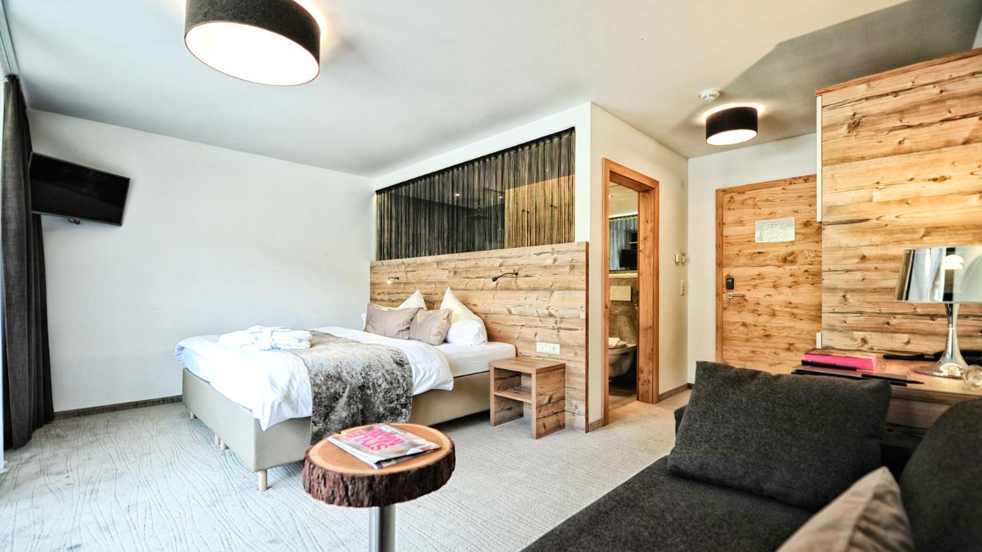 Comfort Double Room with Balcony - Photo 3
