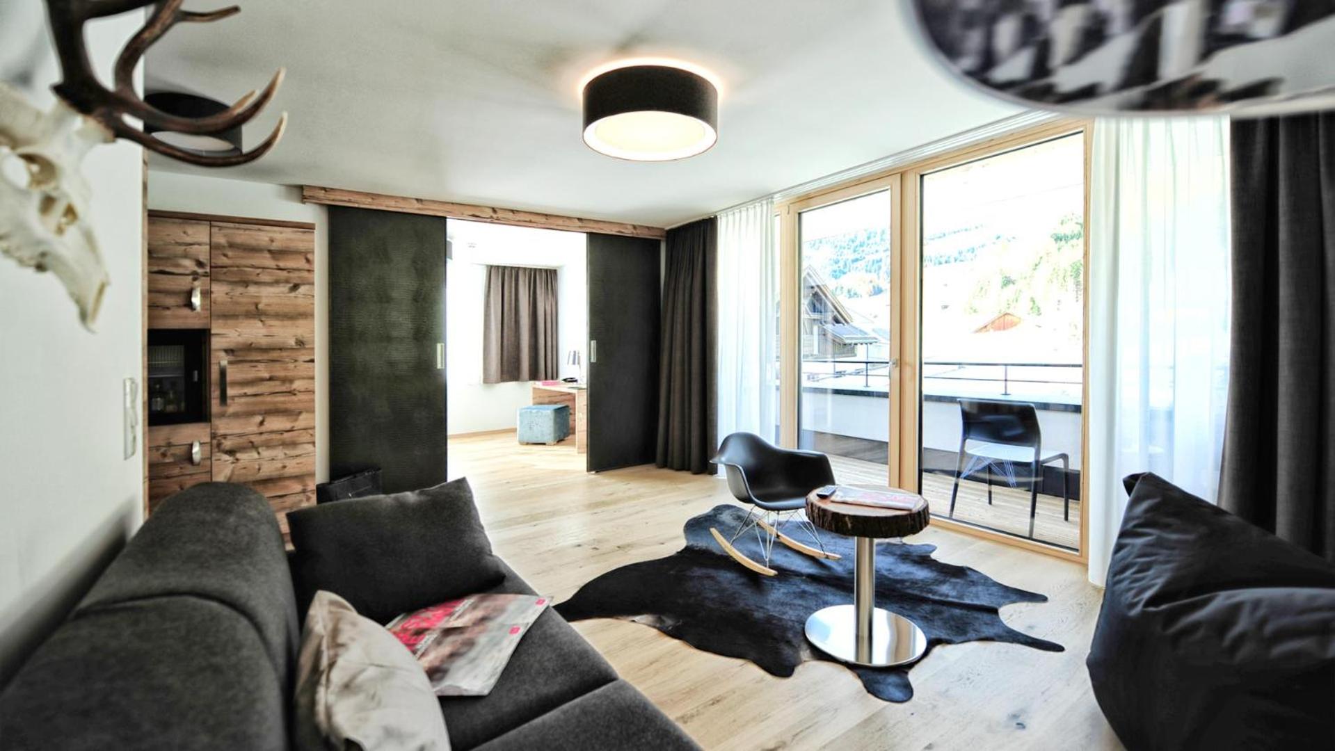 Superior Suite with Balcony - Photo 1