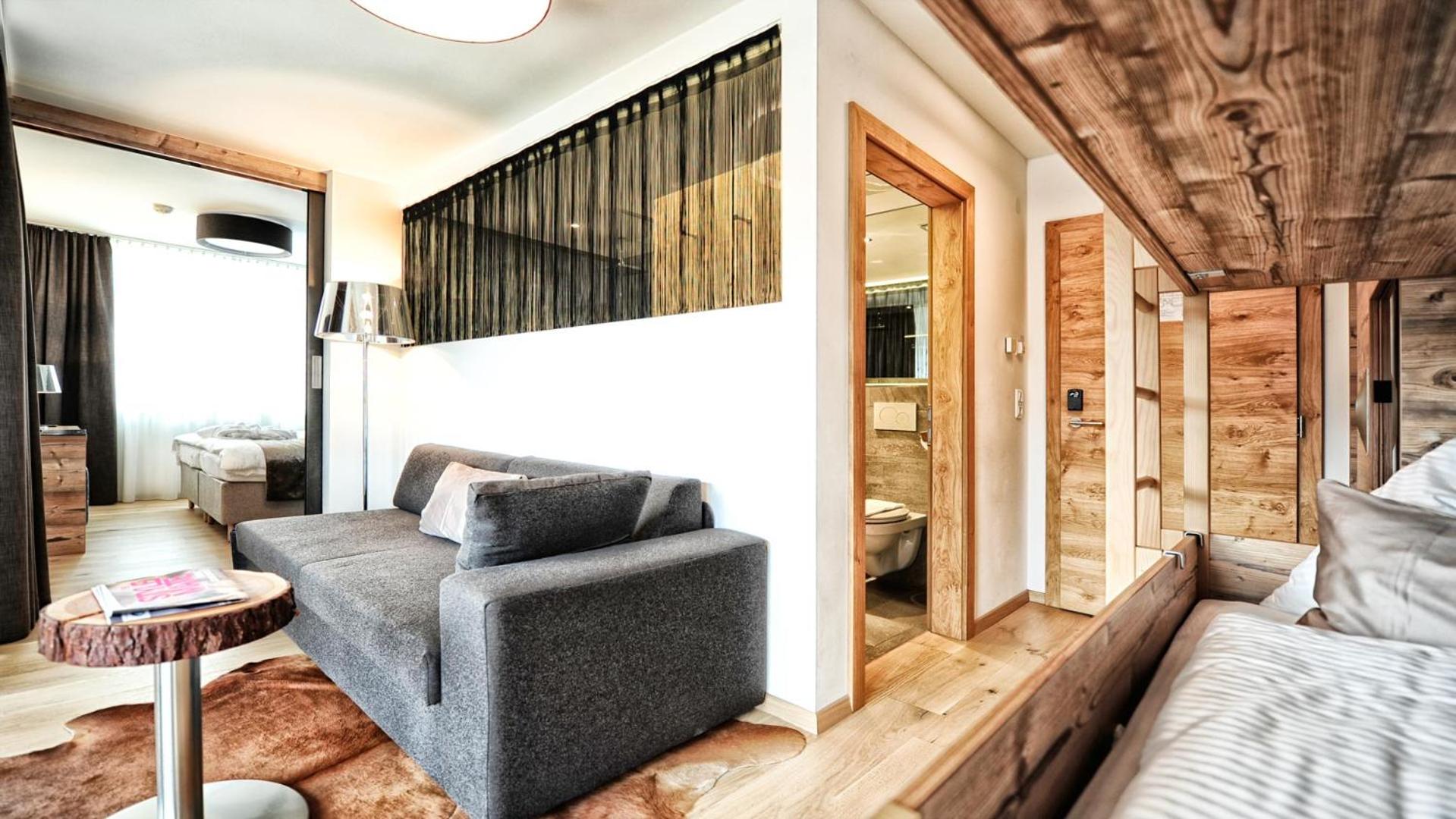 Suite with Balcony - Photo 1