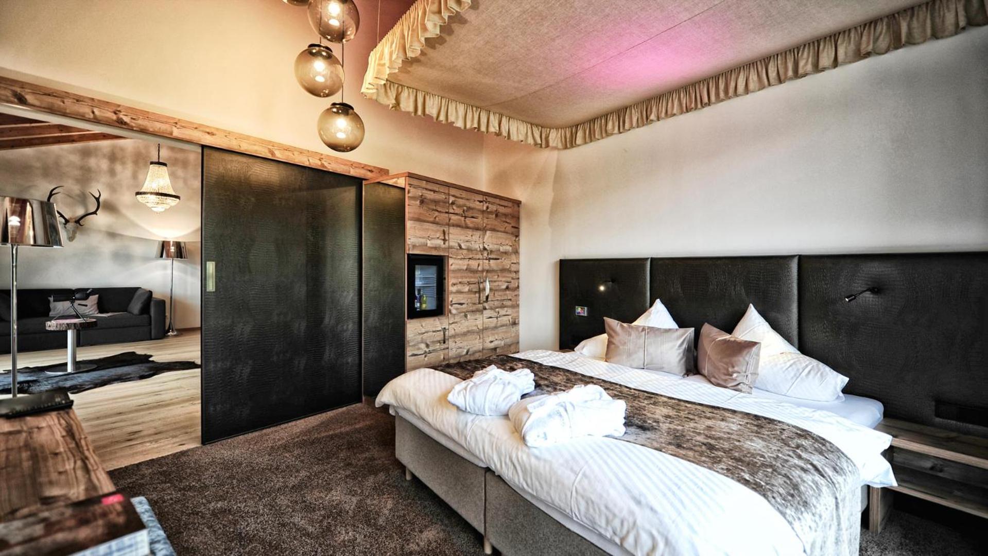 Penthouse Suite with Terrace - Photo 4