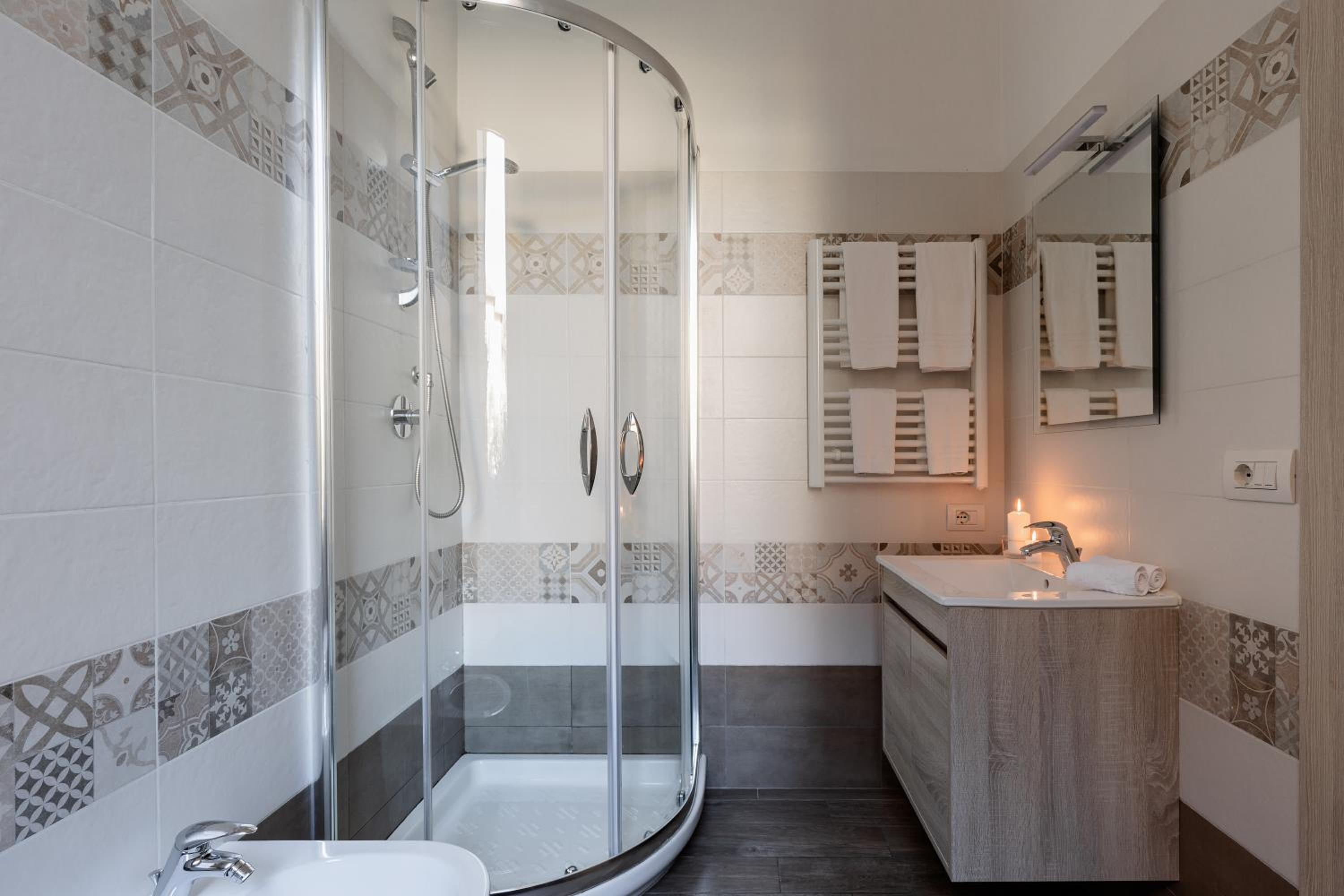 Quadruple Room with Private Bathroom photo 3