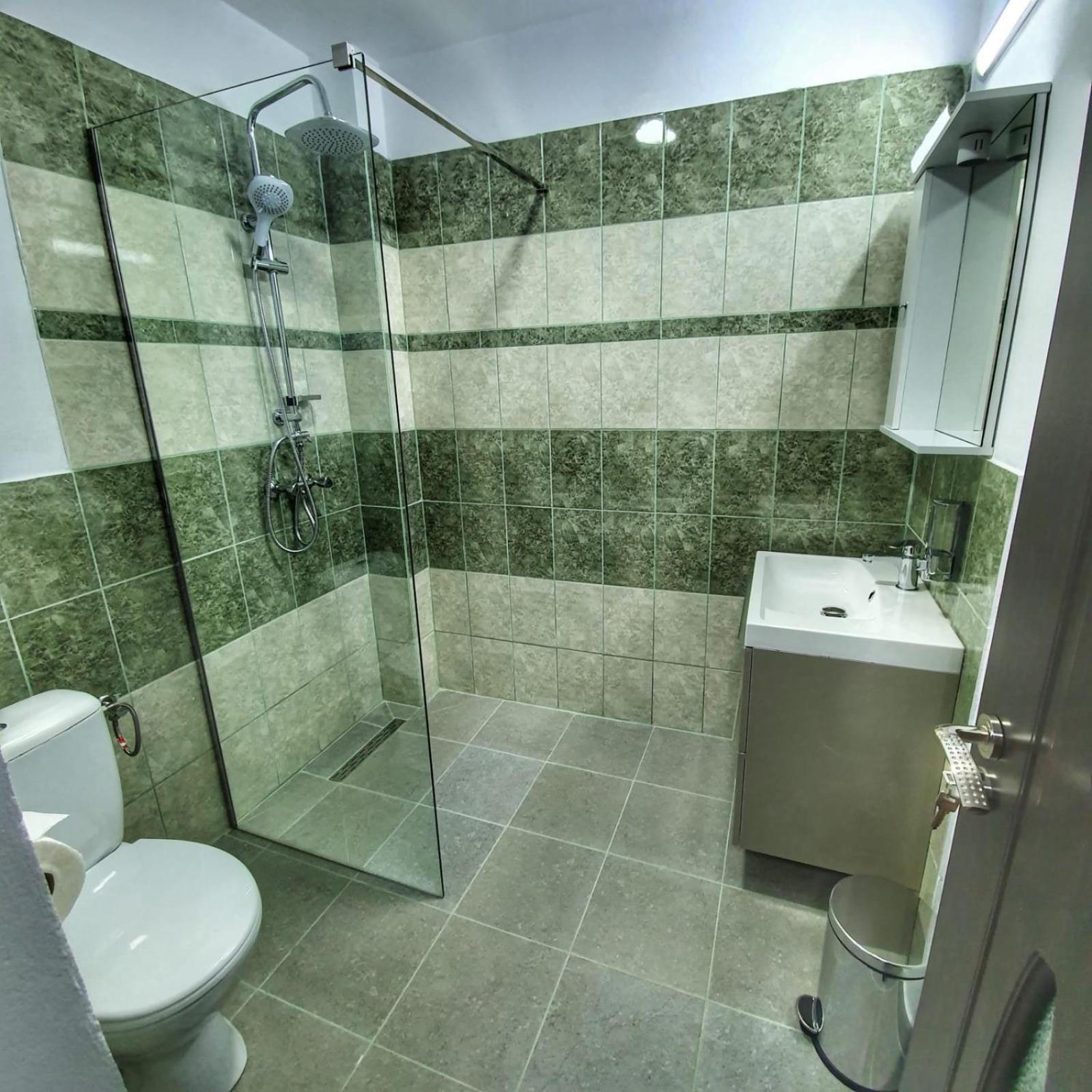 Deluxe Double Room - Photo 11