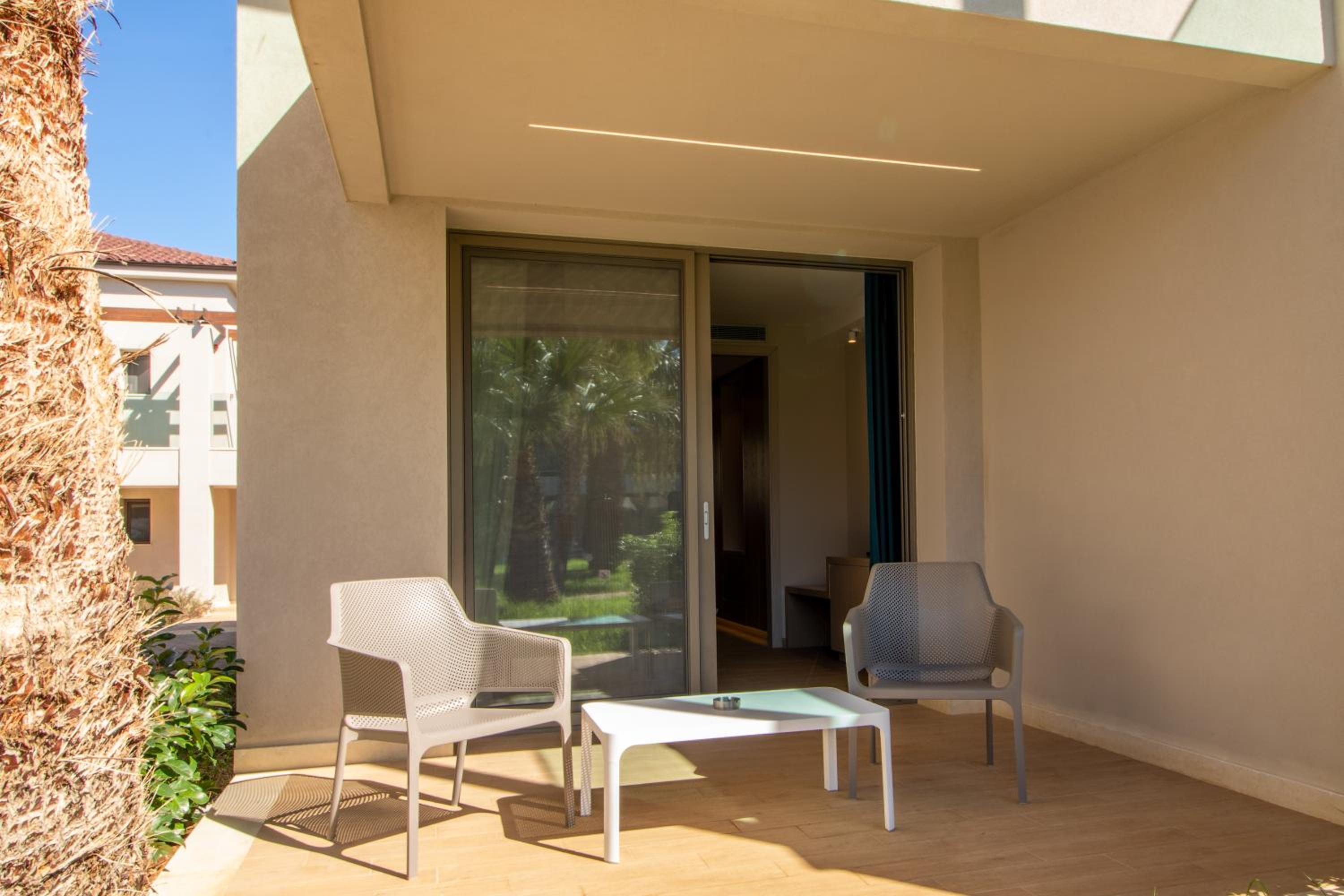 Family Room (2 Adults + 2 Children)
