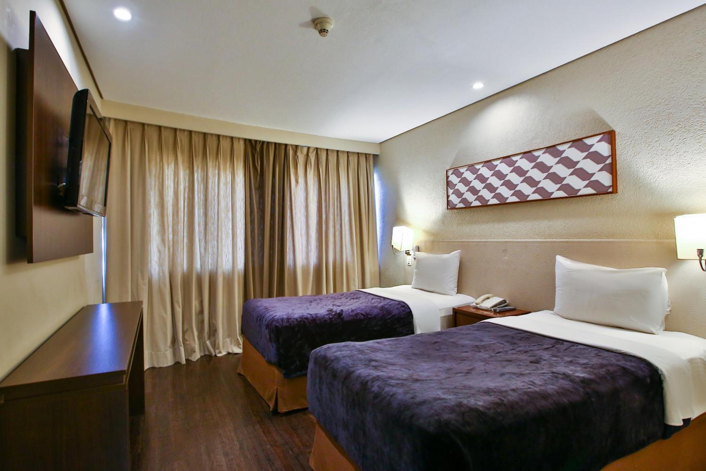 Executive Twin Suite