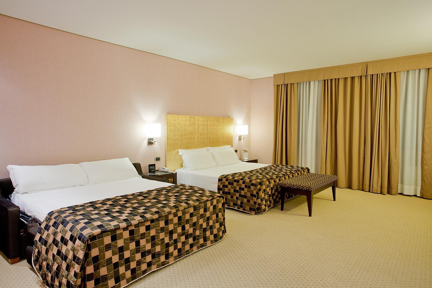 Suite with Spa Bath - Photo 4