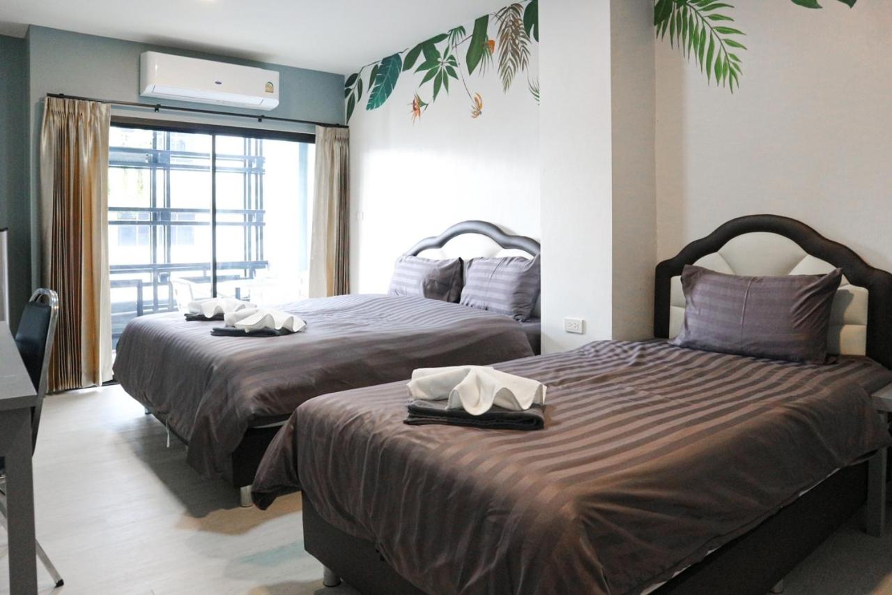 Deluxe Family Room with Balcony photo 2