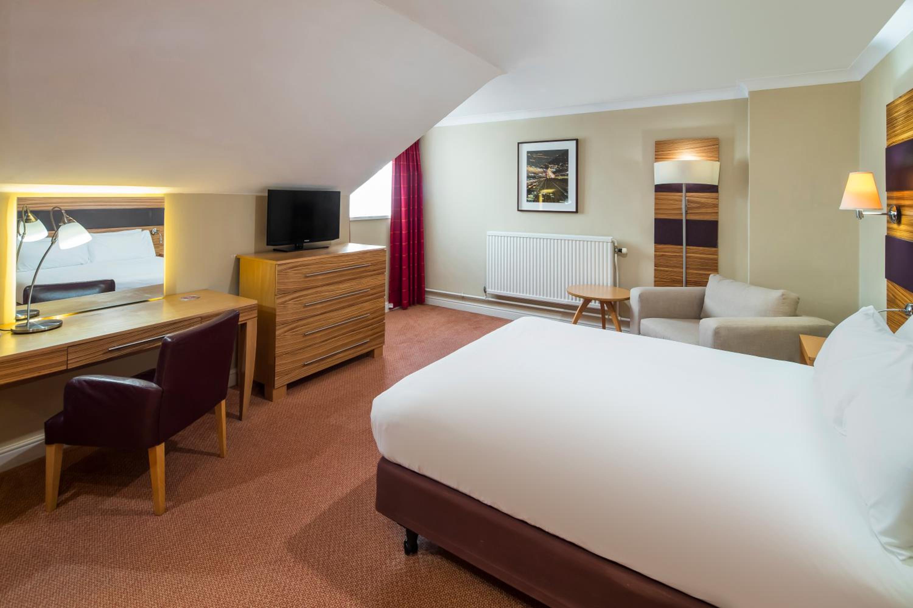 Premium Queen Room with Two Single Sofa Beds