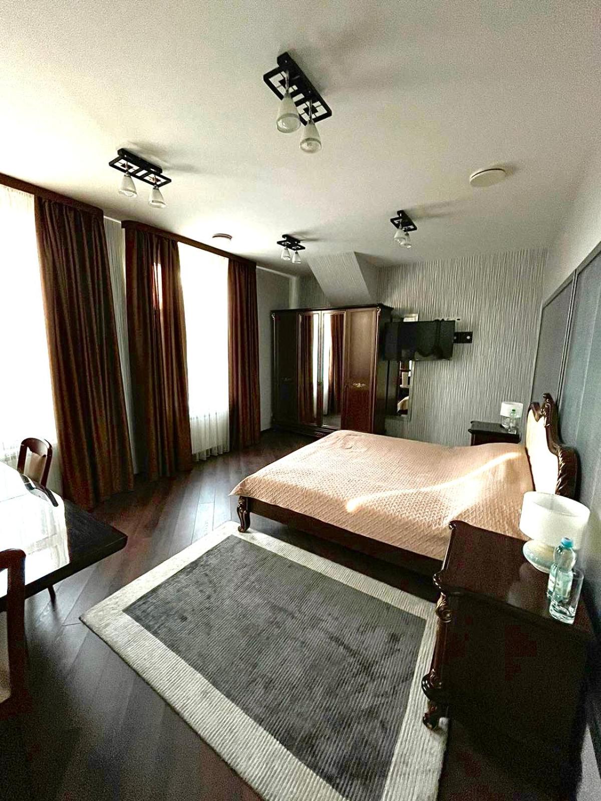 Large Double Room photo 2