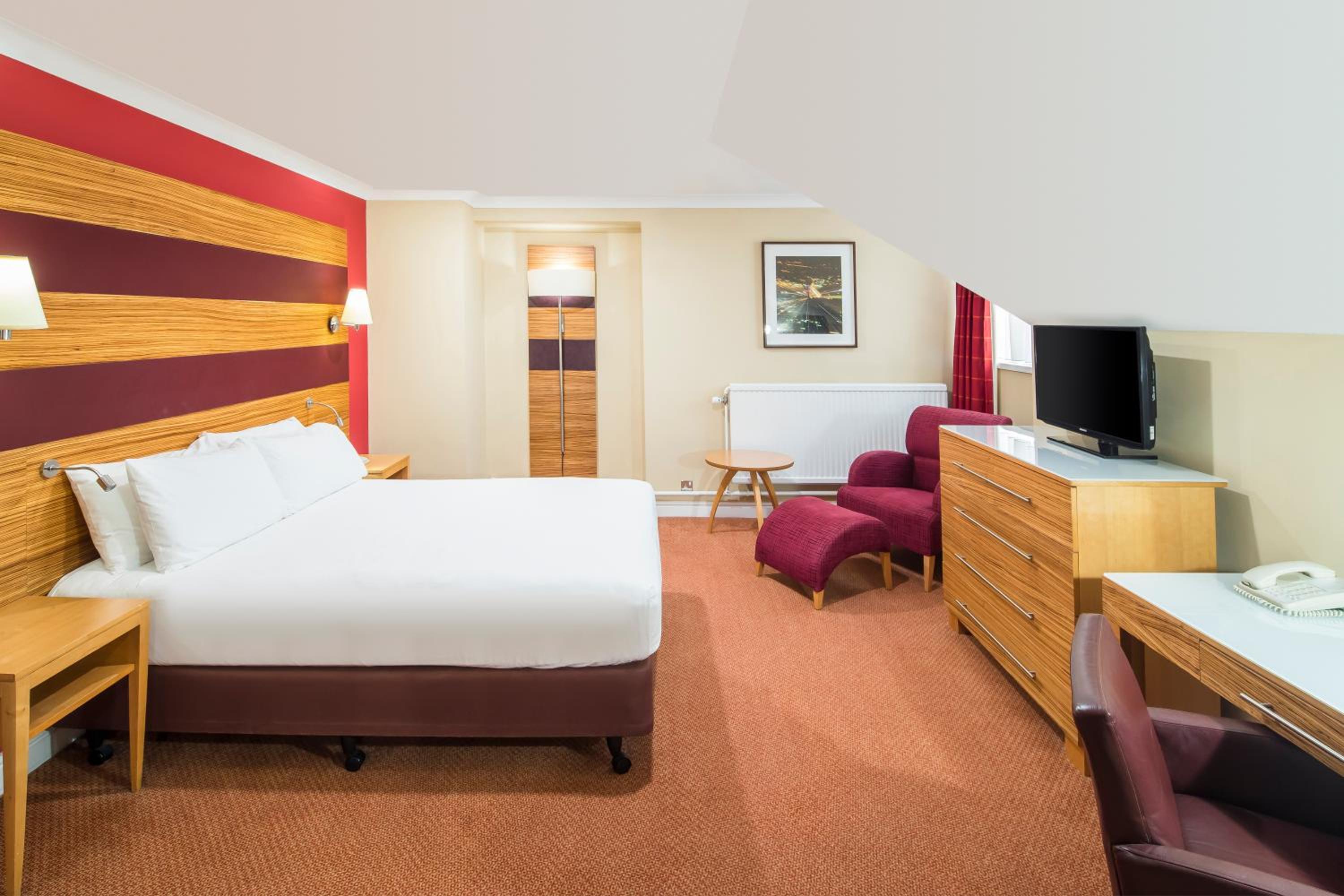 Premium Queen Room - Photo 3