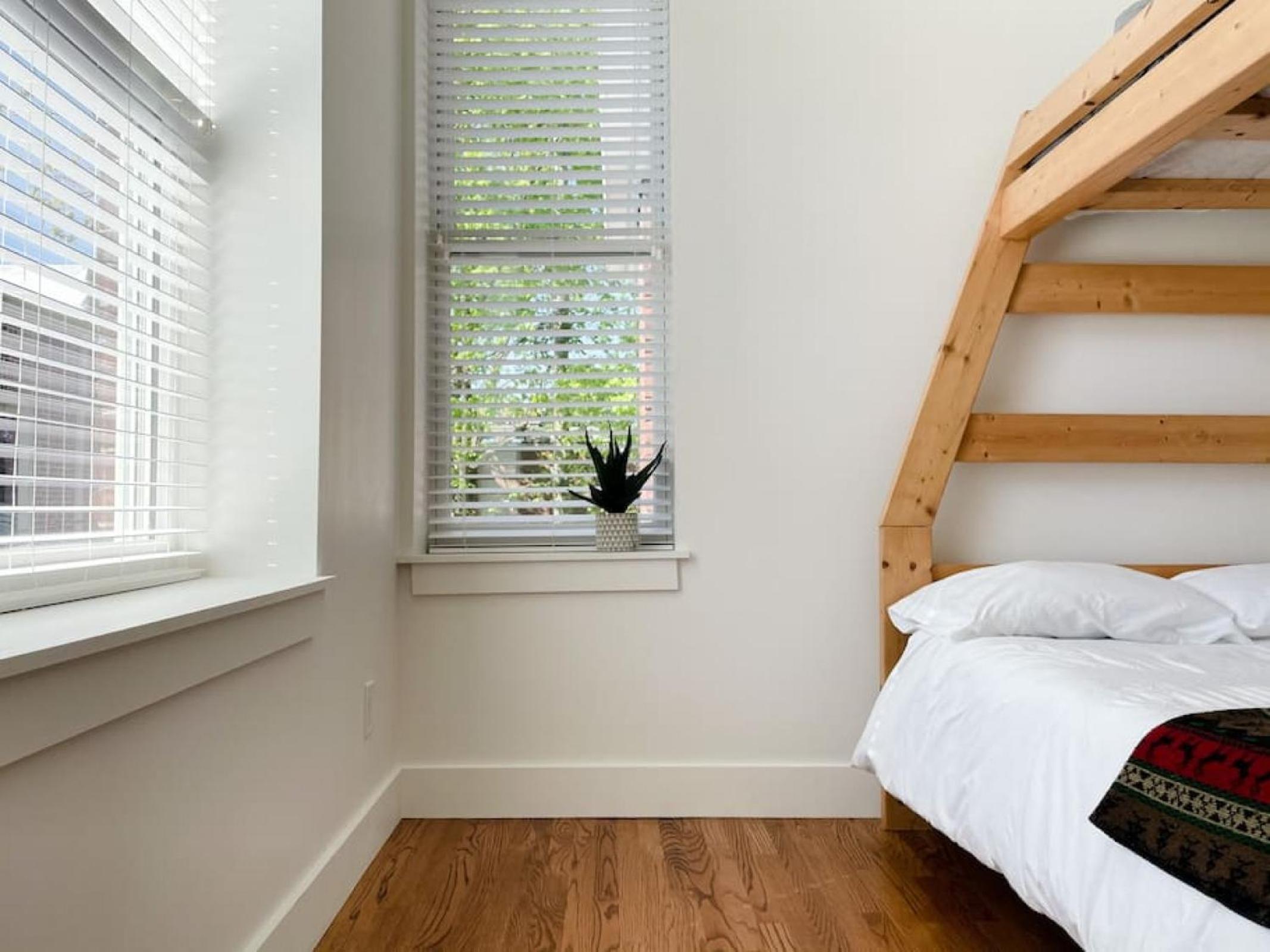 Four-Bedroom House photo 2