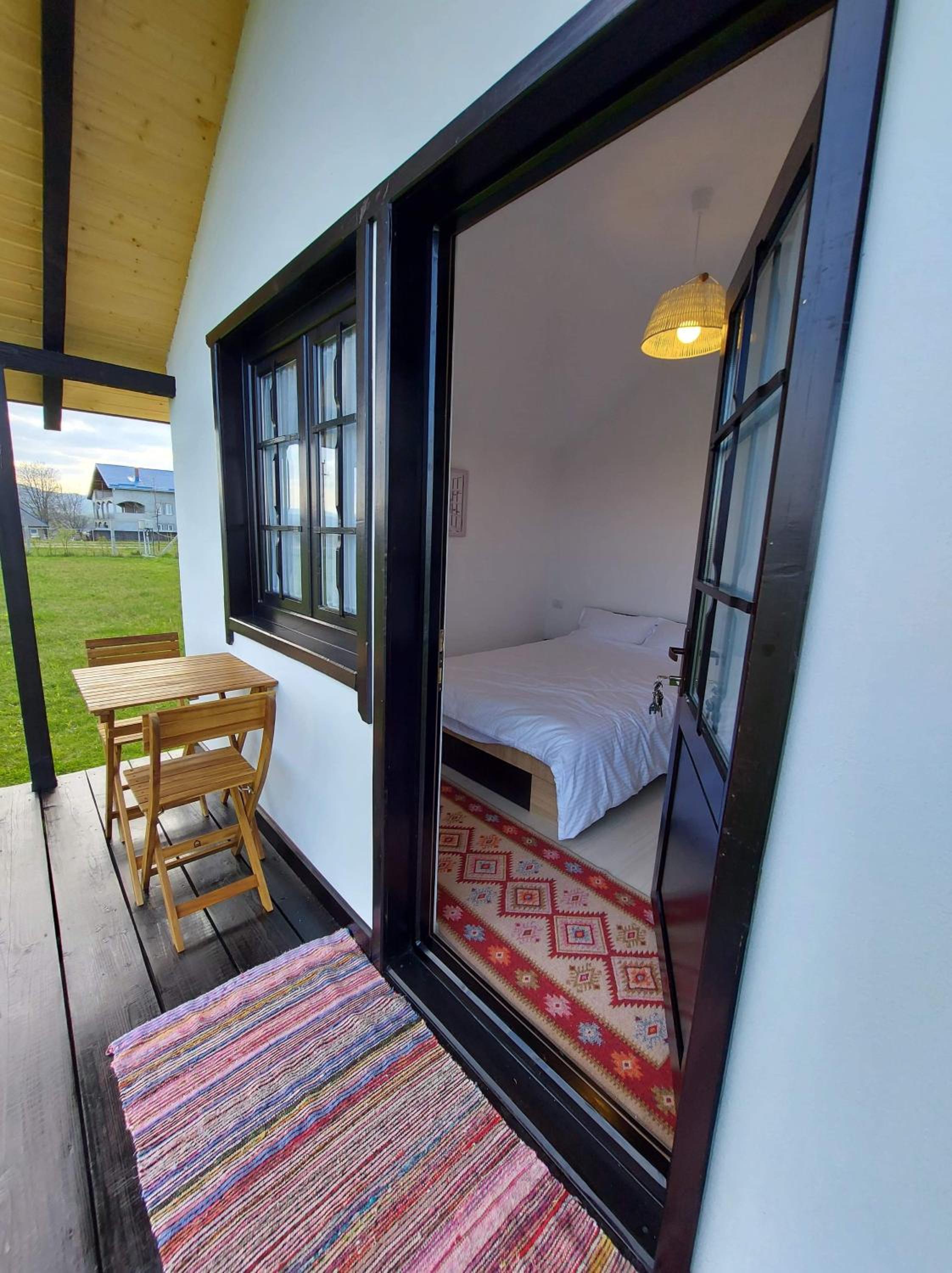 One-Bedroom House - Photo 4