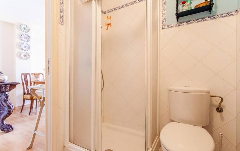 Double Room - Photo 11