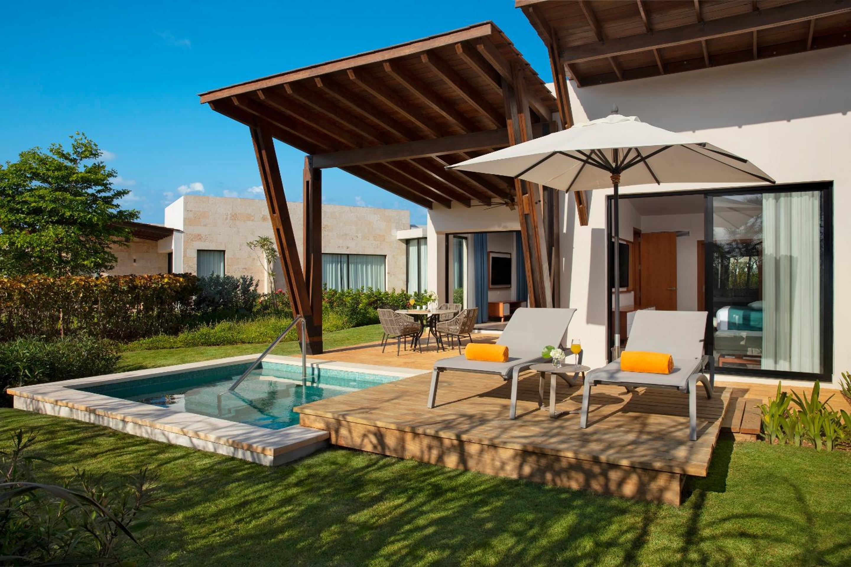 Preferred Club Two-Bedroom Swimout Villa - Photo 5