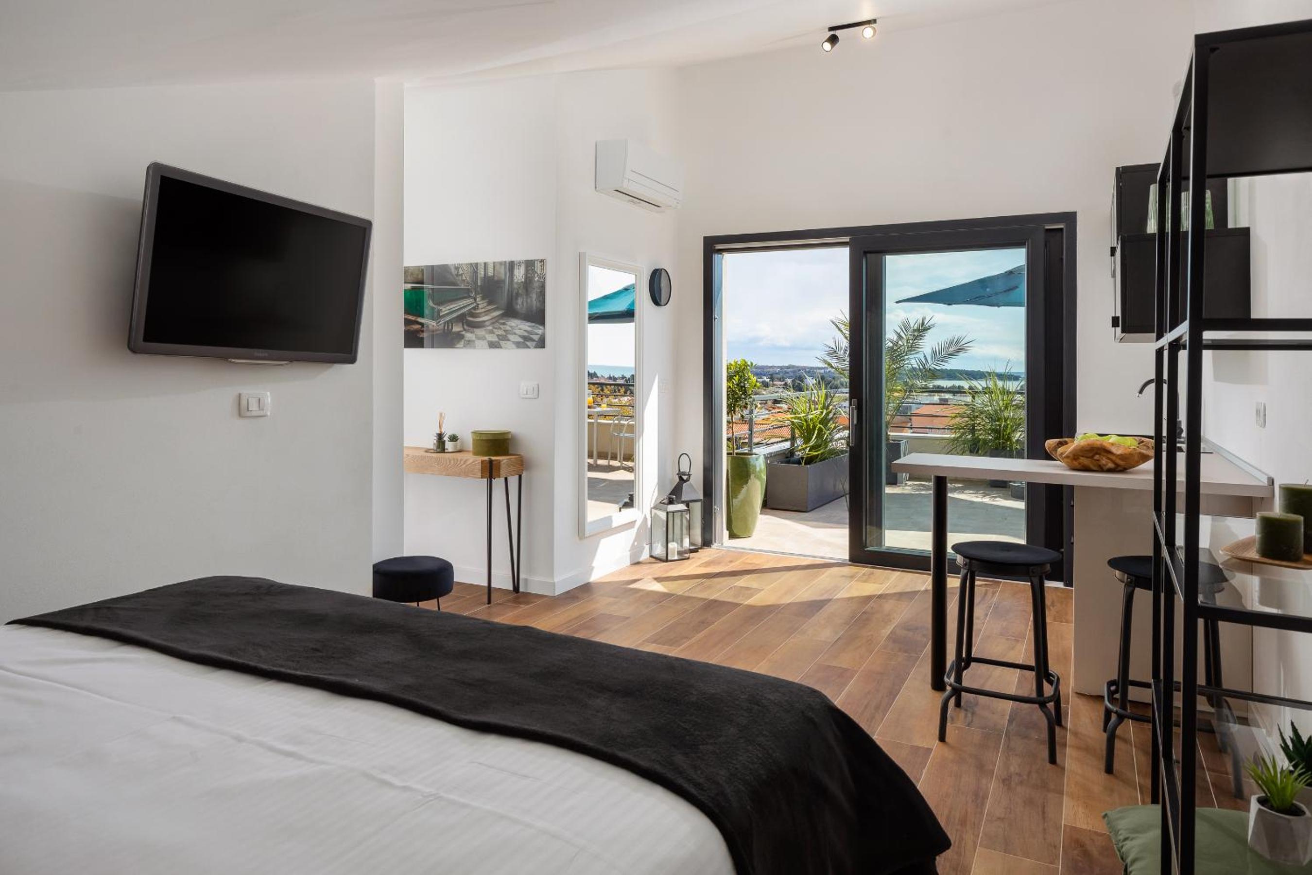 Studio Apartment