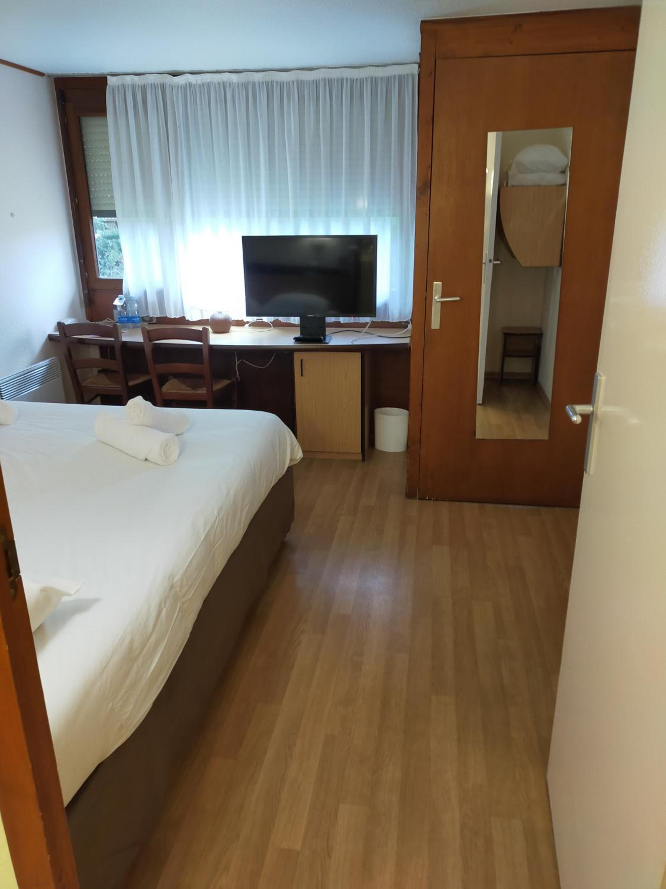 Double Room - Photo 11