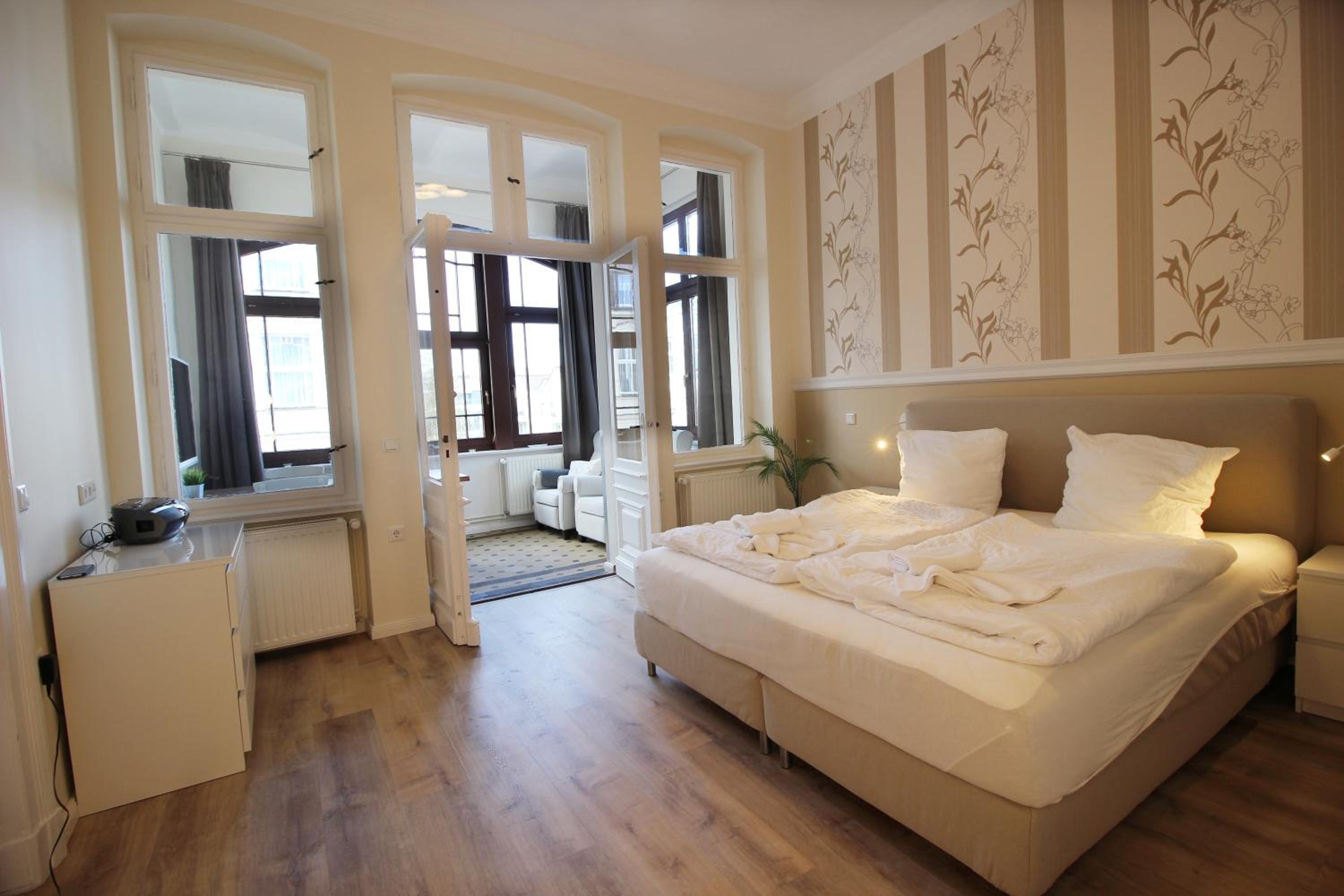 Apartment with Balcony and Sea View