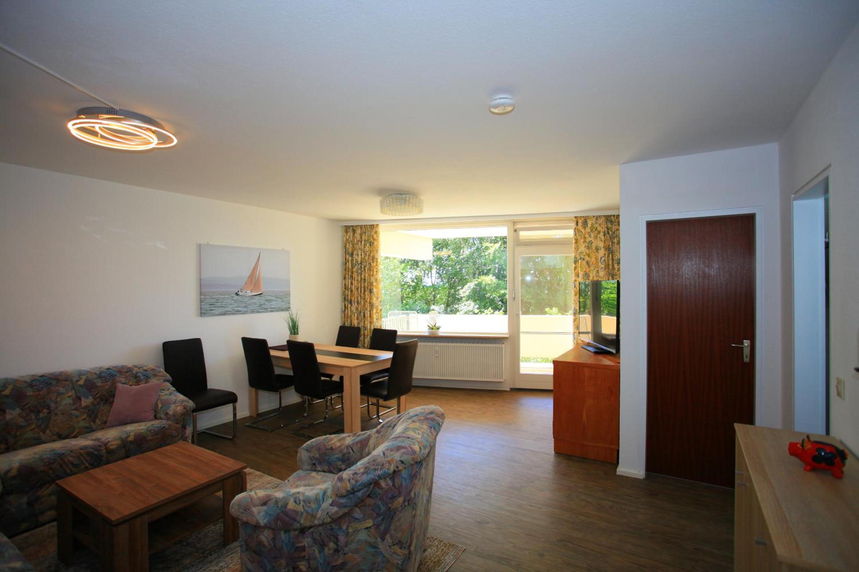 Apartment with Balcony photo 1