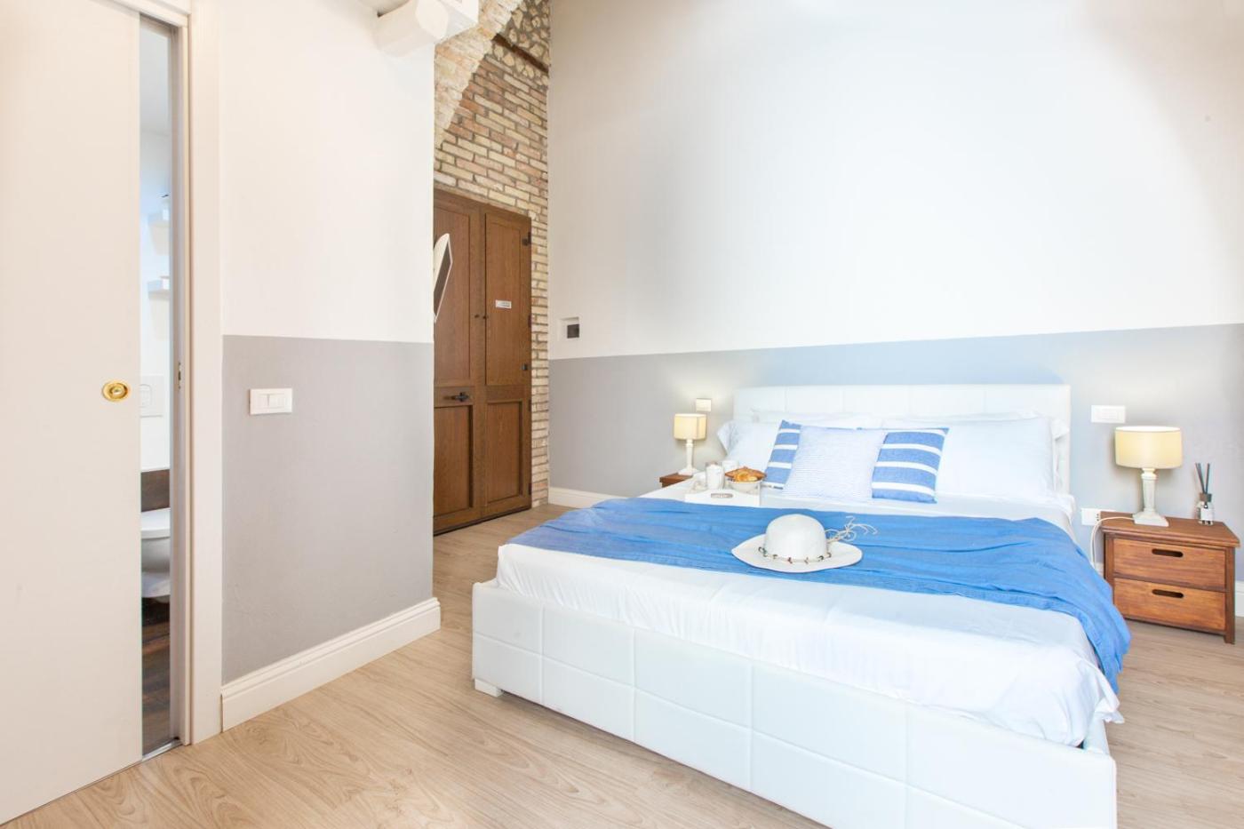 Double Room with Private Bathroom - Photo 1
