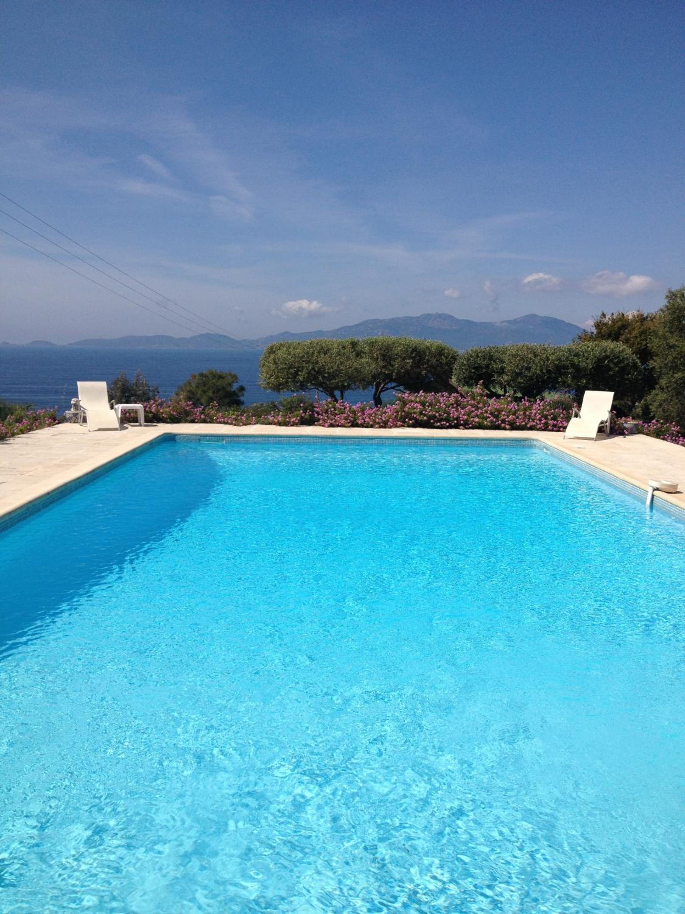 Double or Twin Room with Terrace and Sea View - Photo 12