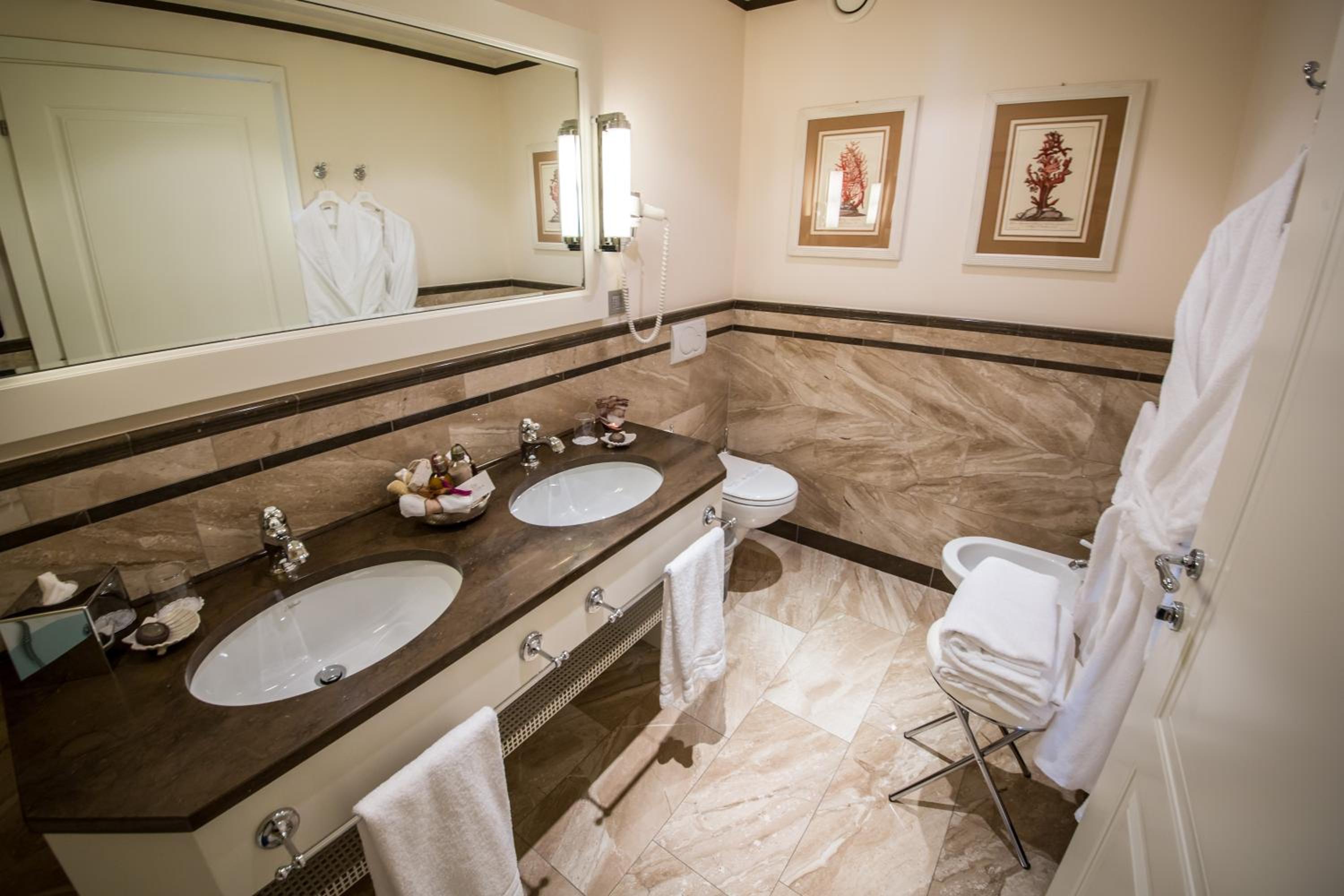 Junior Suite - Photo 16