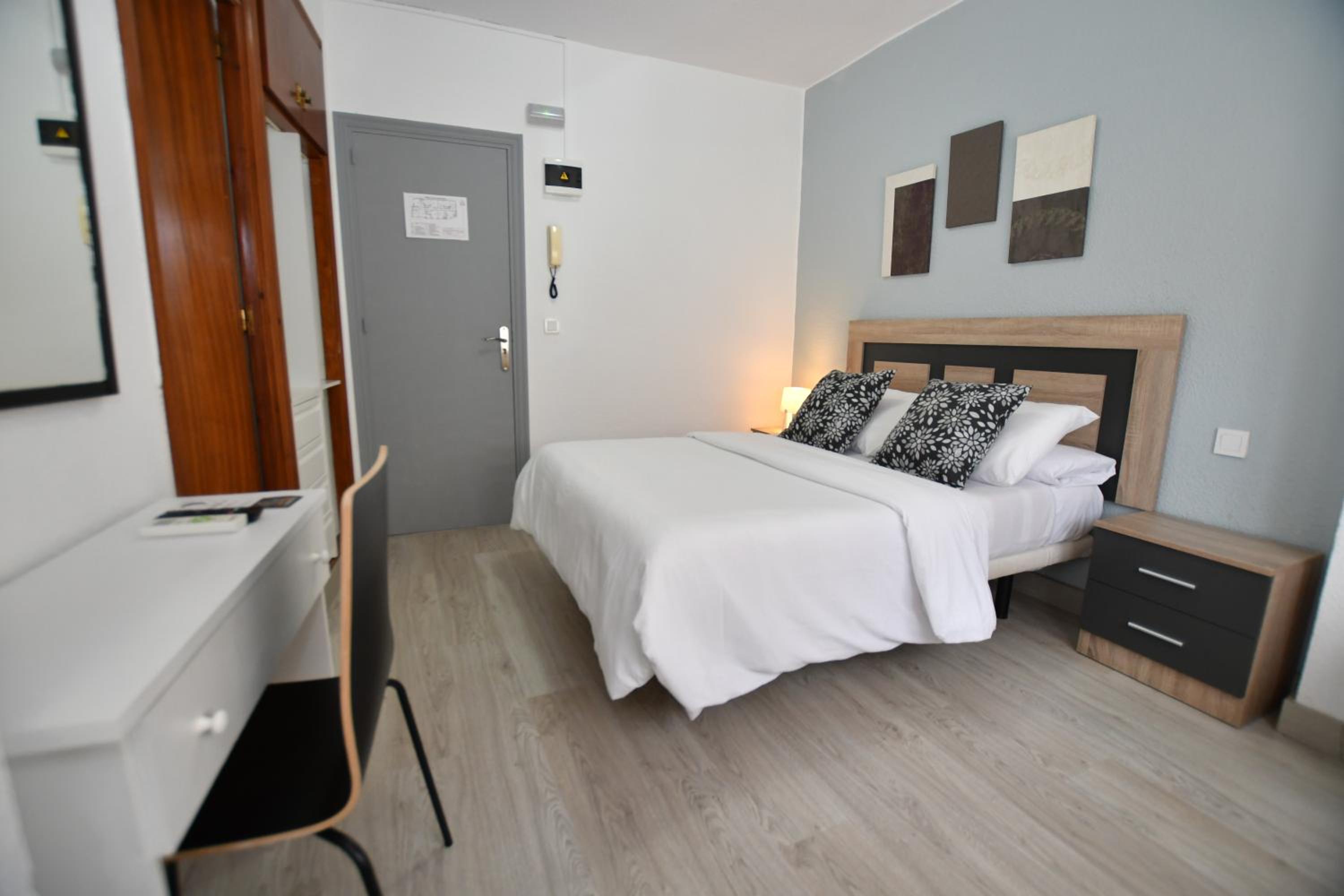 Double Room - Photo 1