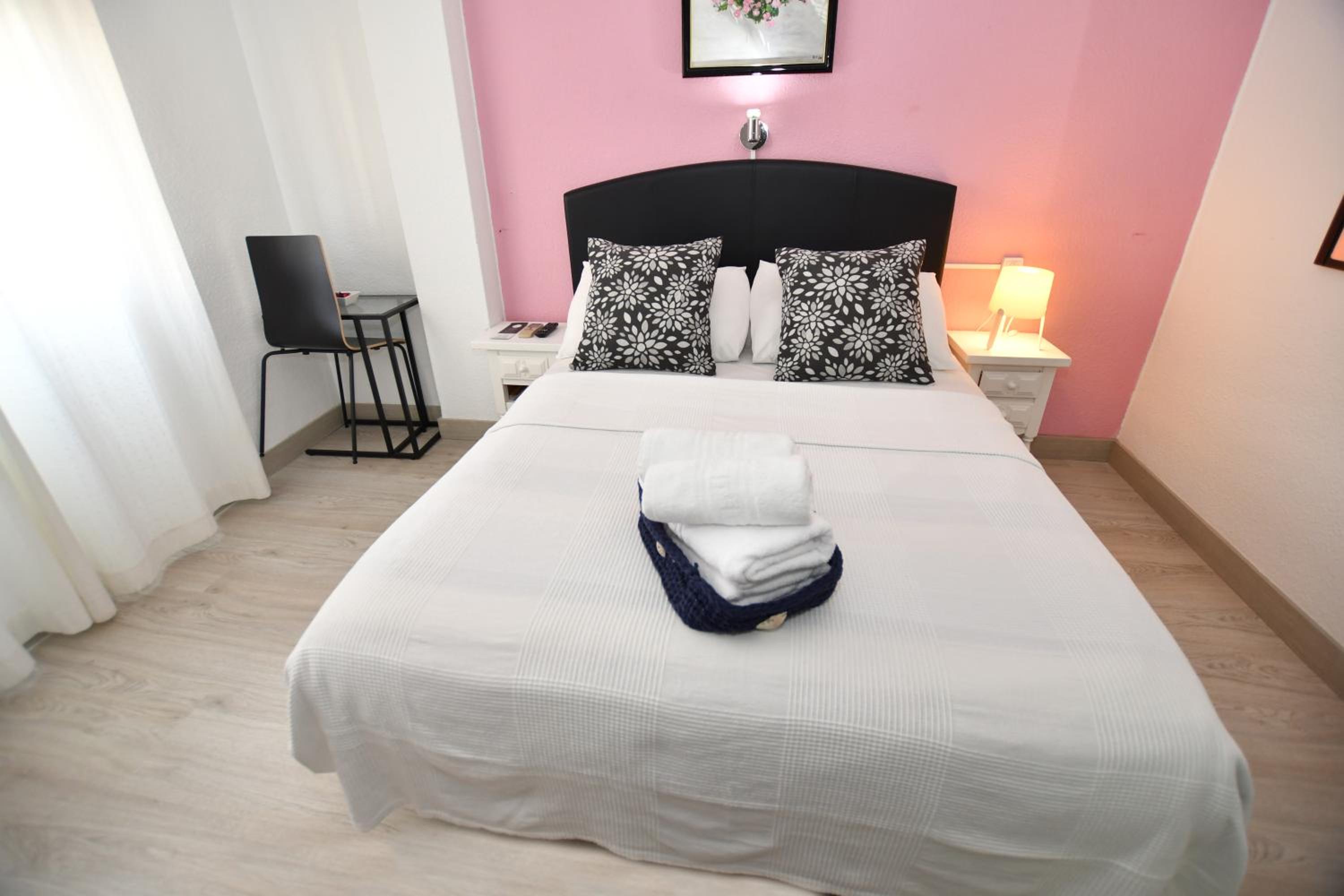 Double Room - Photo 42
