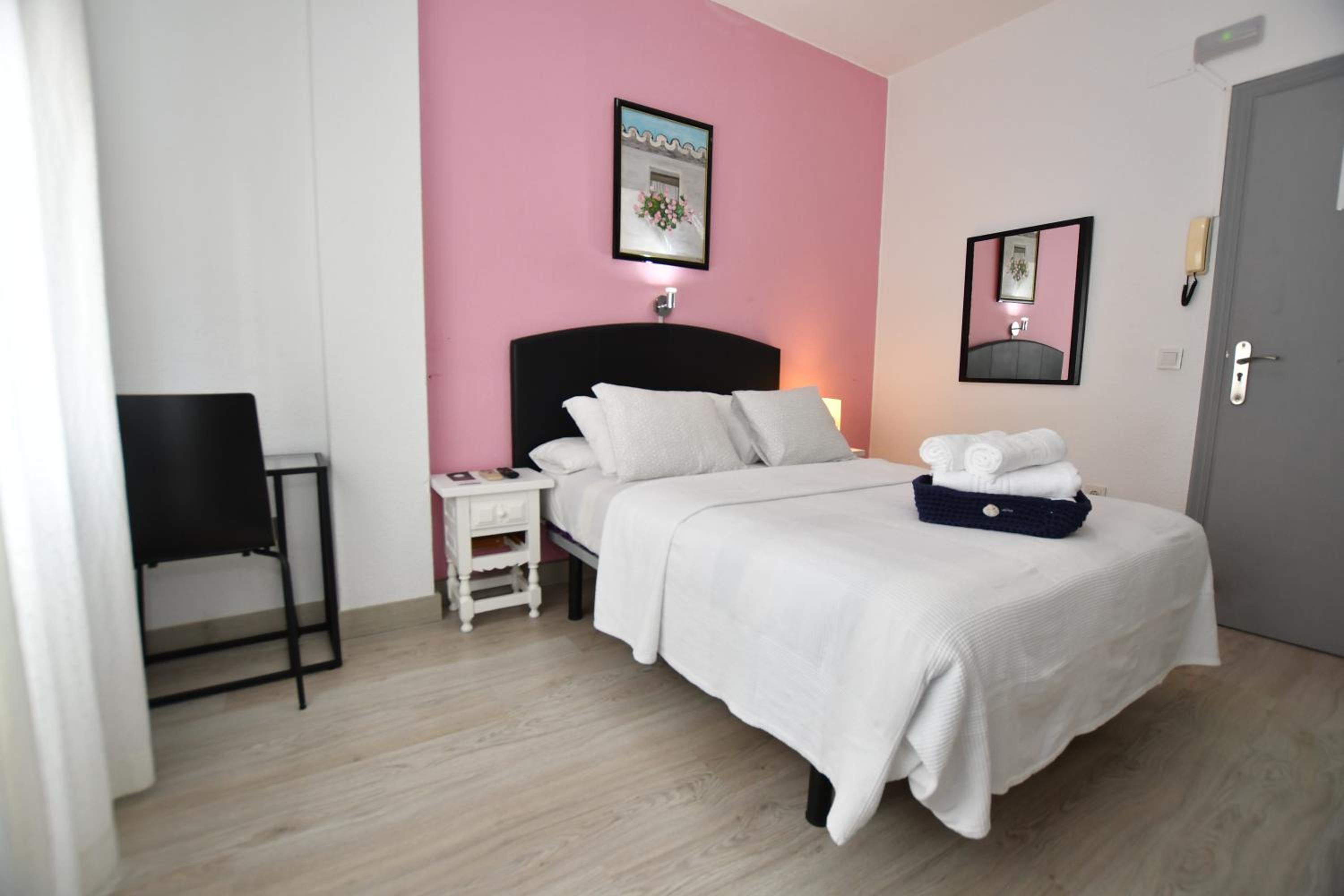 Double Room - Photo 39