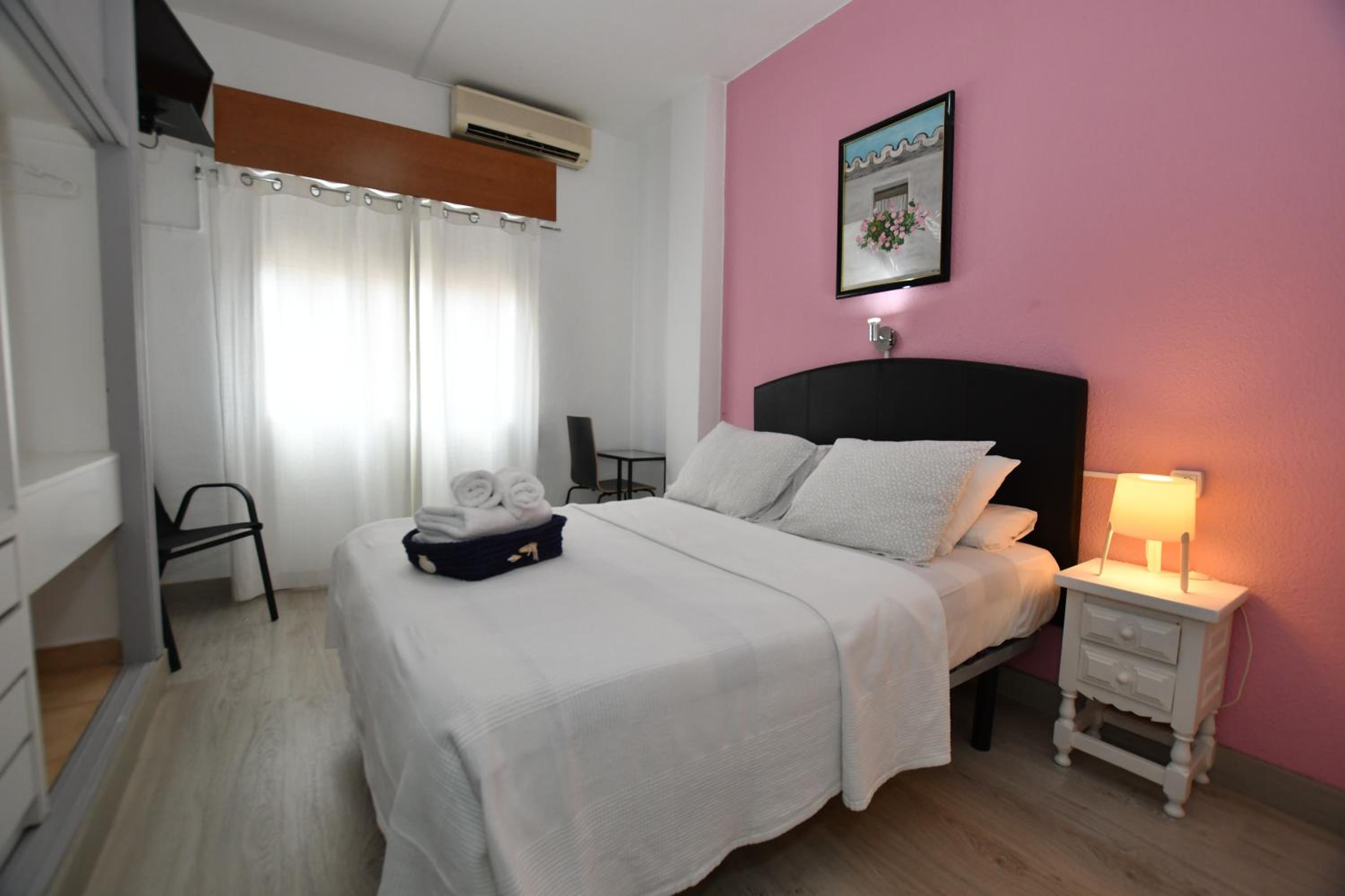 Double Room - Photo 2