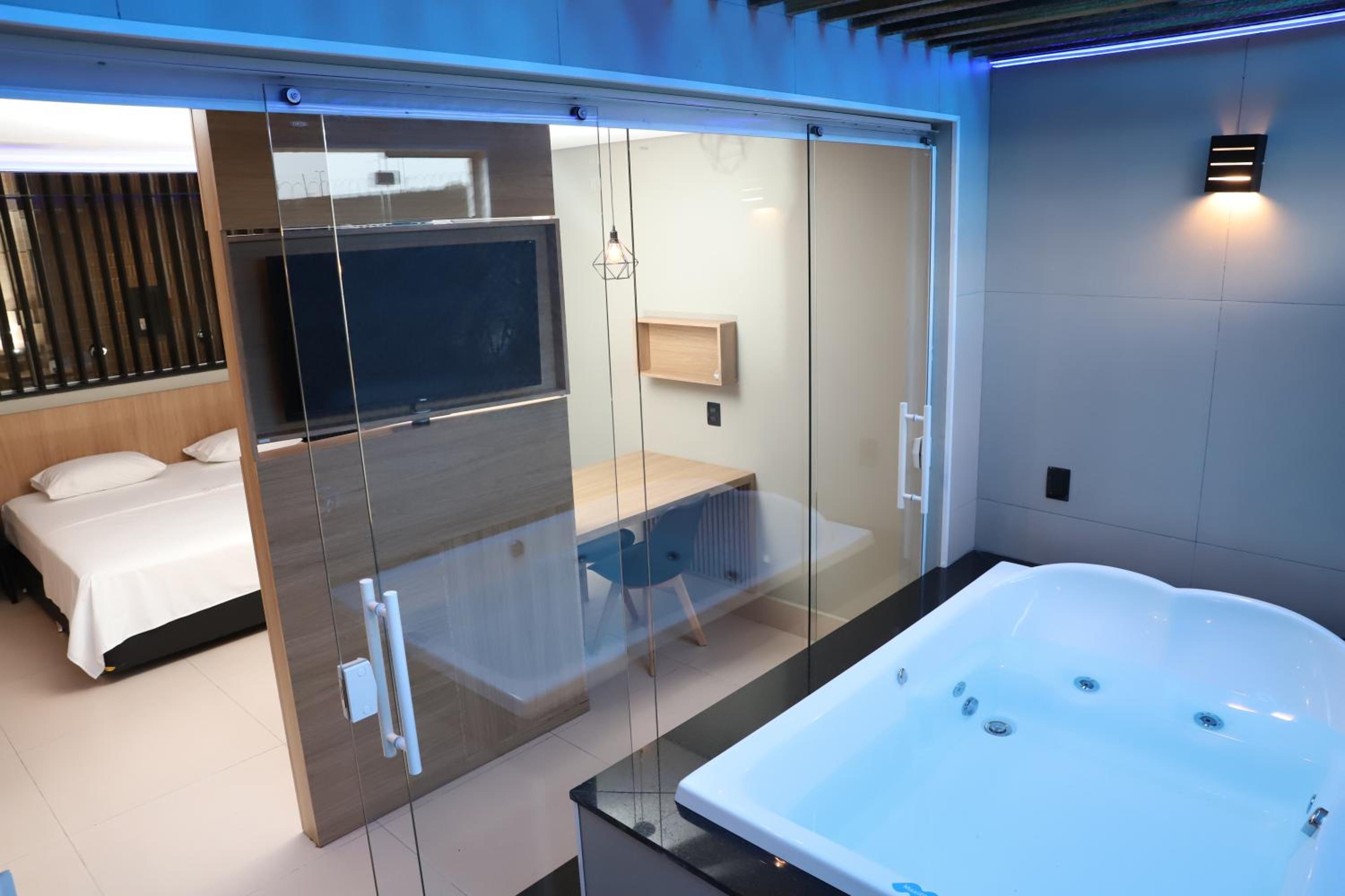 King Room with Spa Bath - Photo 9