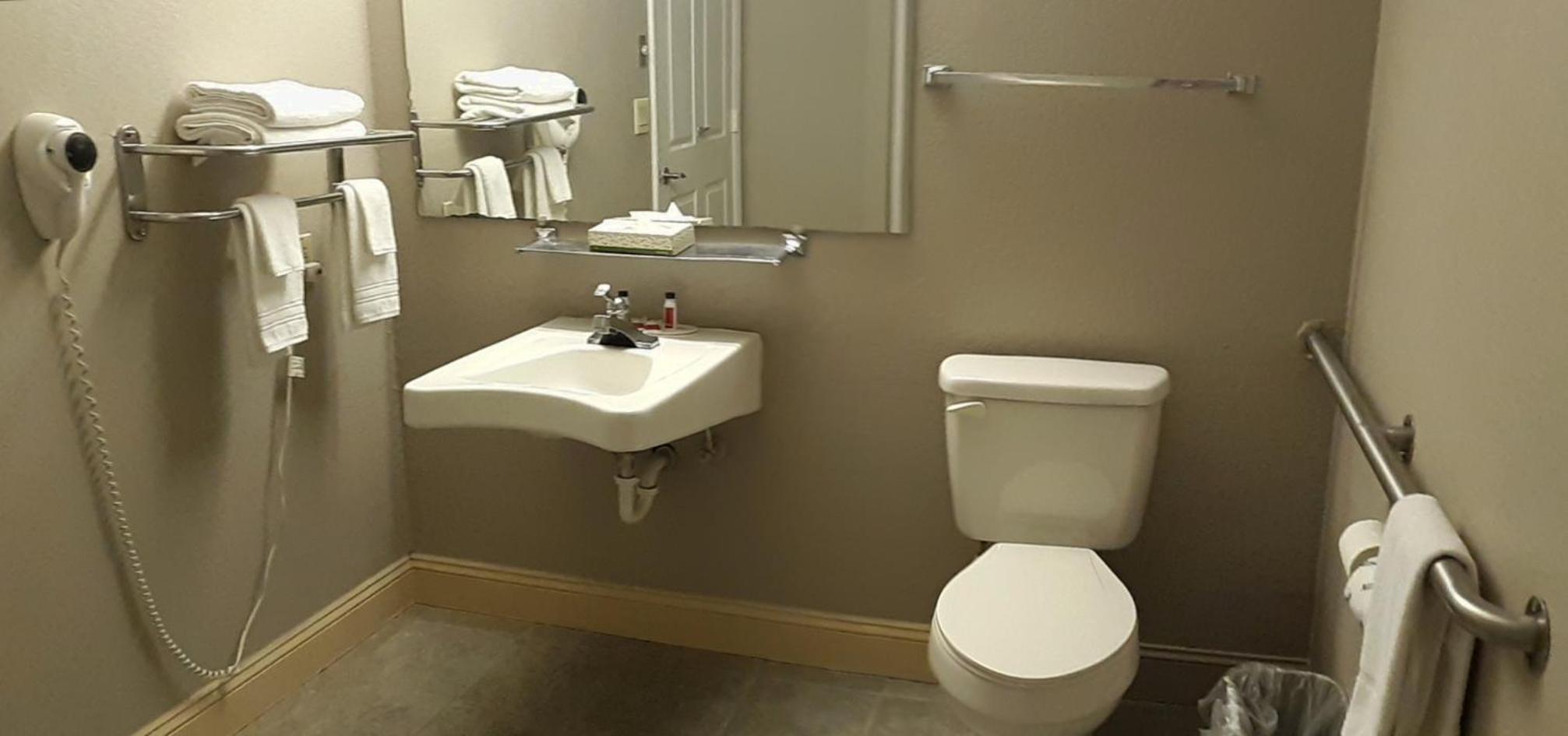 King Room - Mobility Access/Non-Smoking - Photo 5