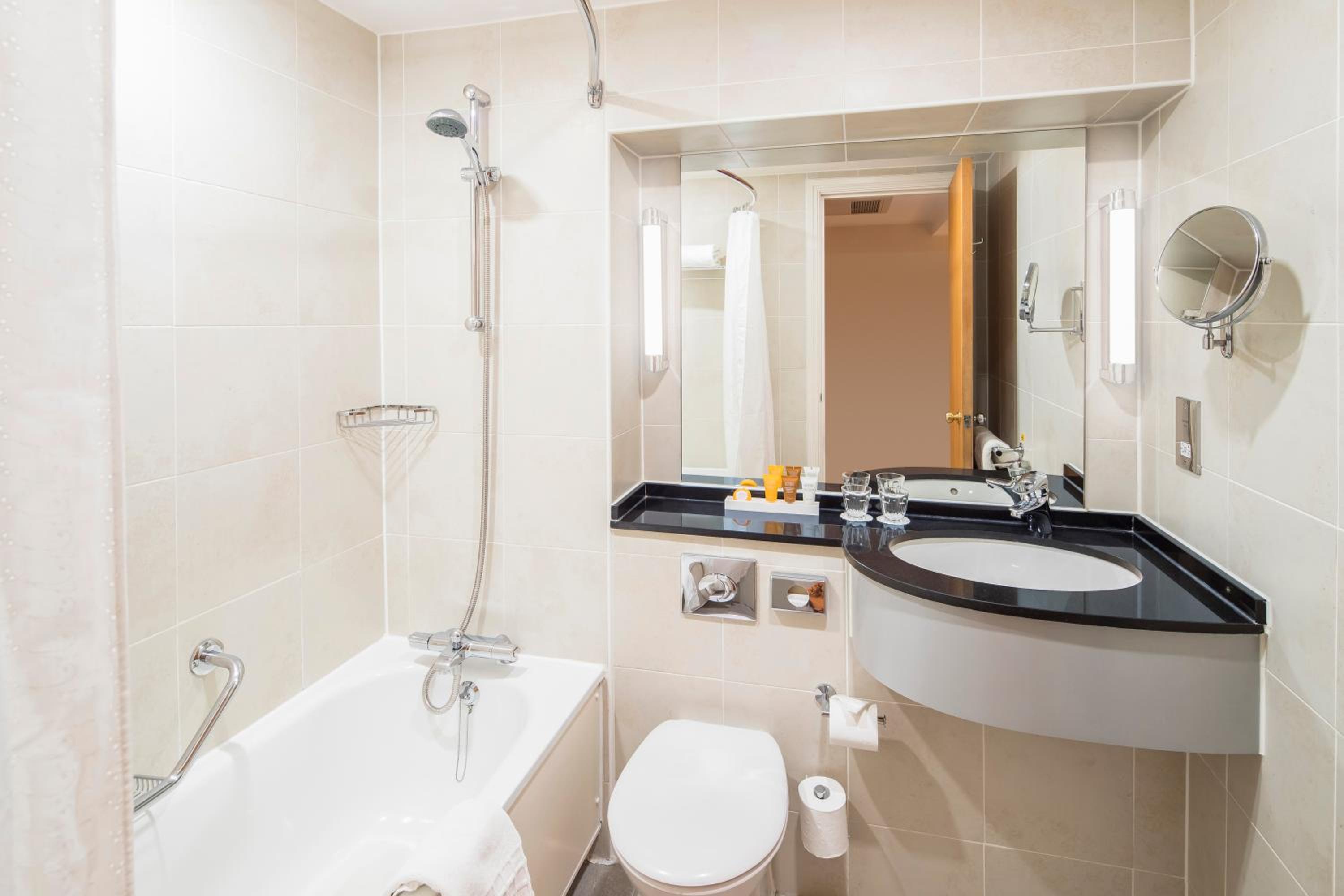 Premium Queen Room - Photo 4