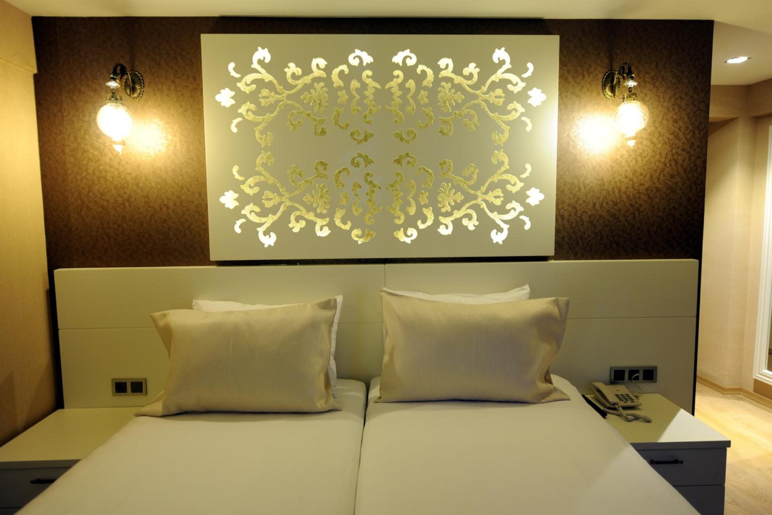 Superior Triple Room with Balcony photo 1