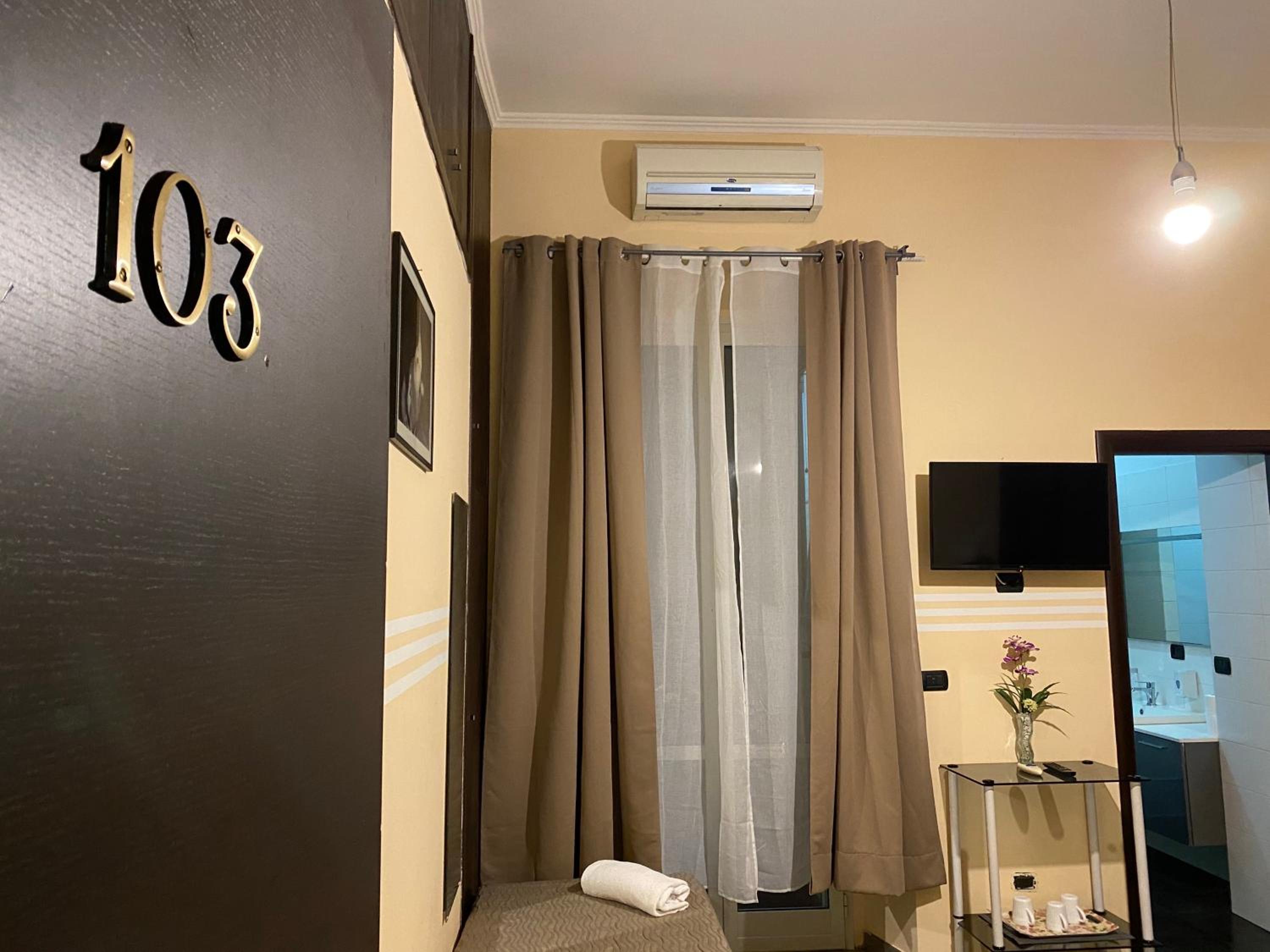 Triple Room with Balcony photo 1