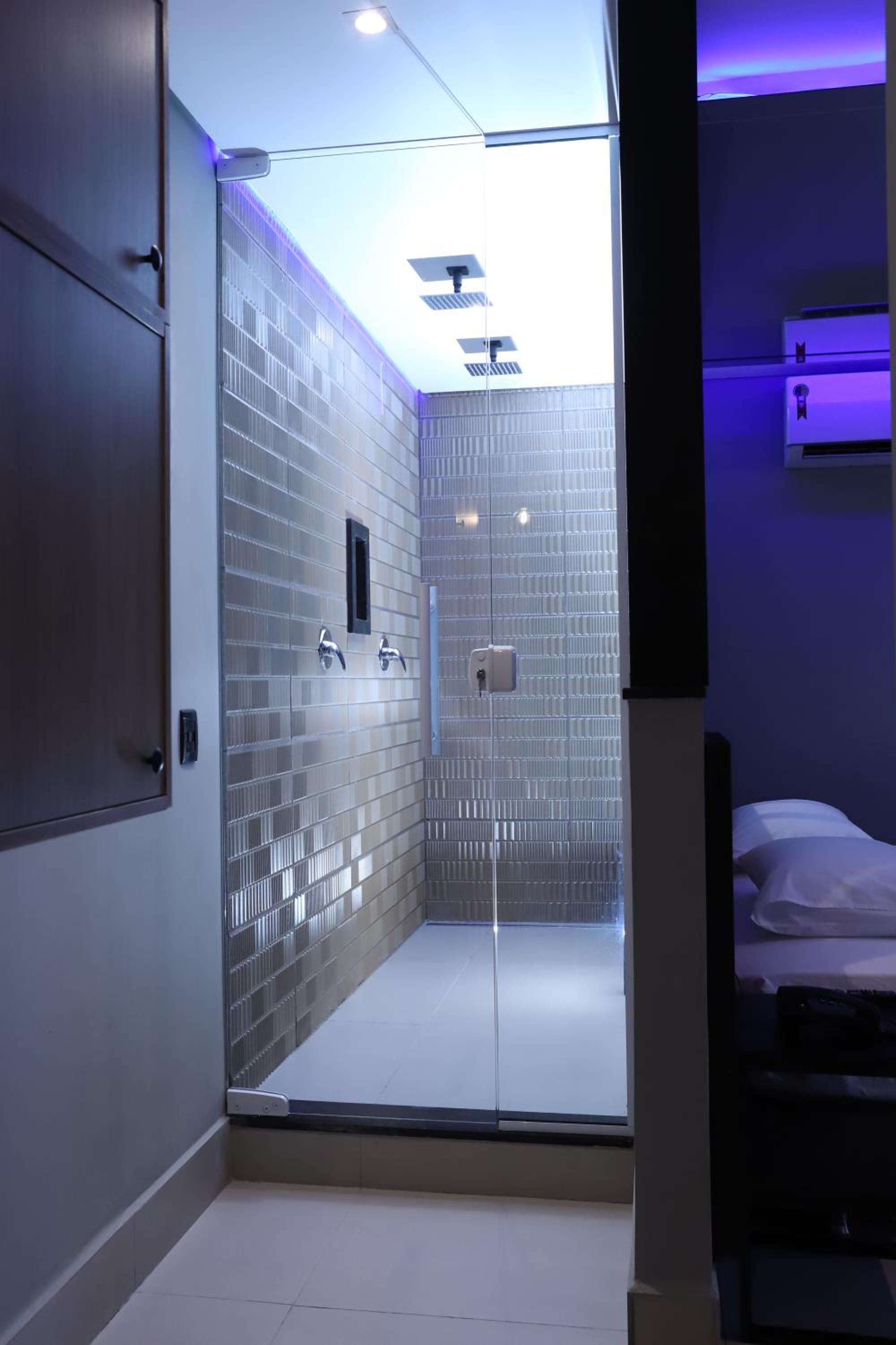 King Room with Spa Bath - Photo 4