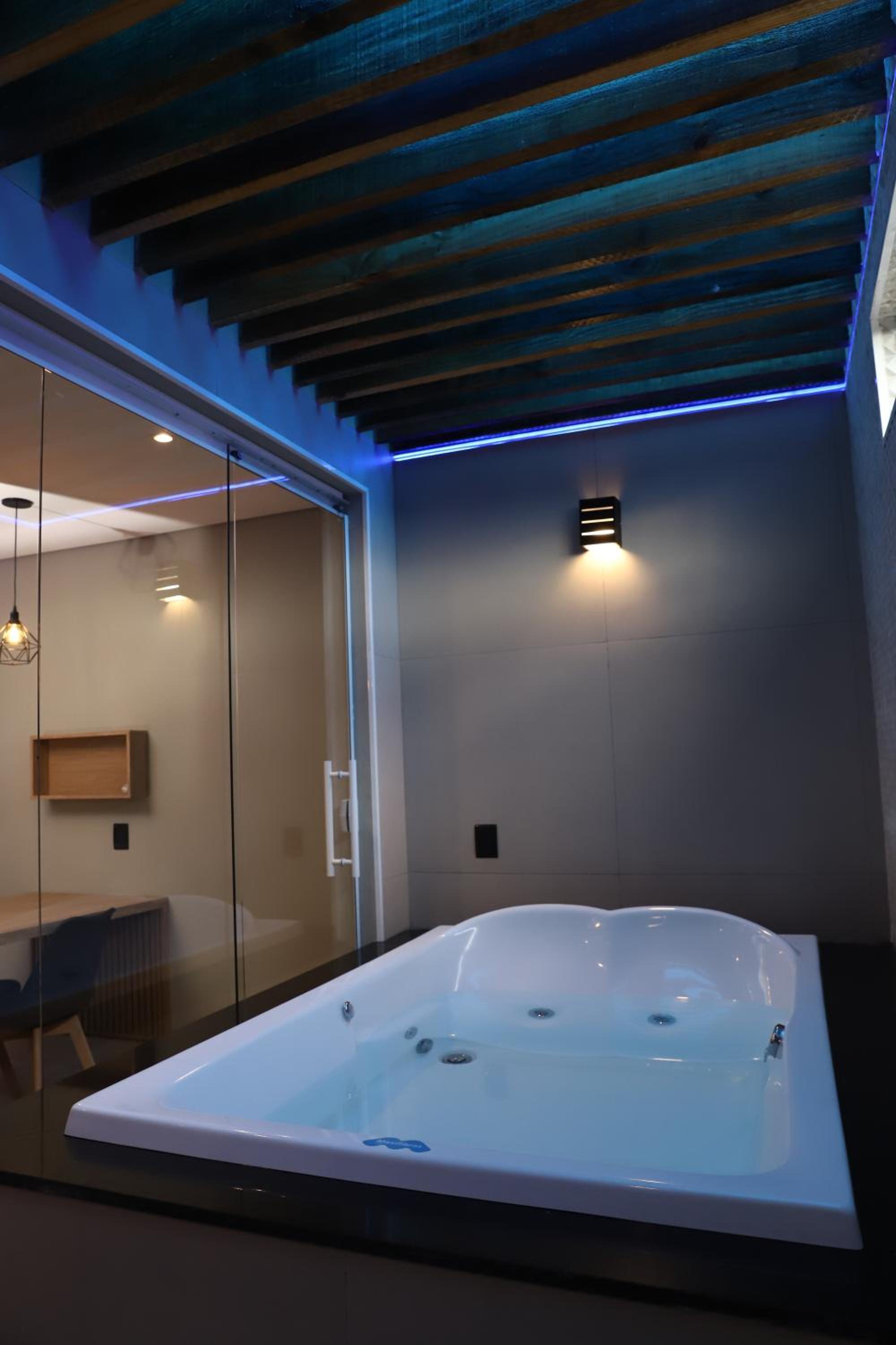 King Room with Spa Bath - Photo 3